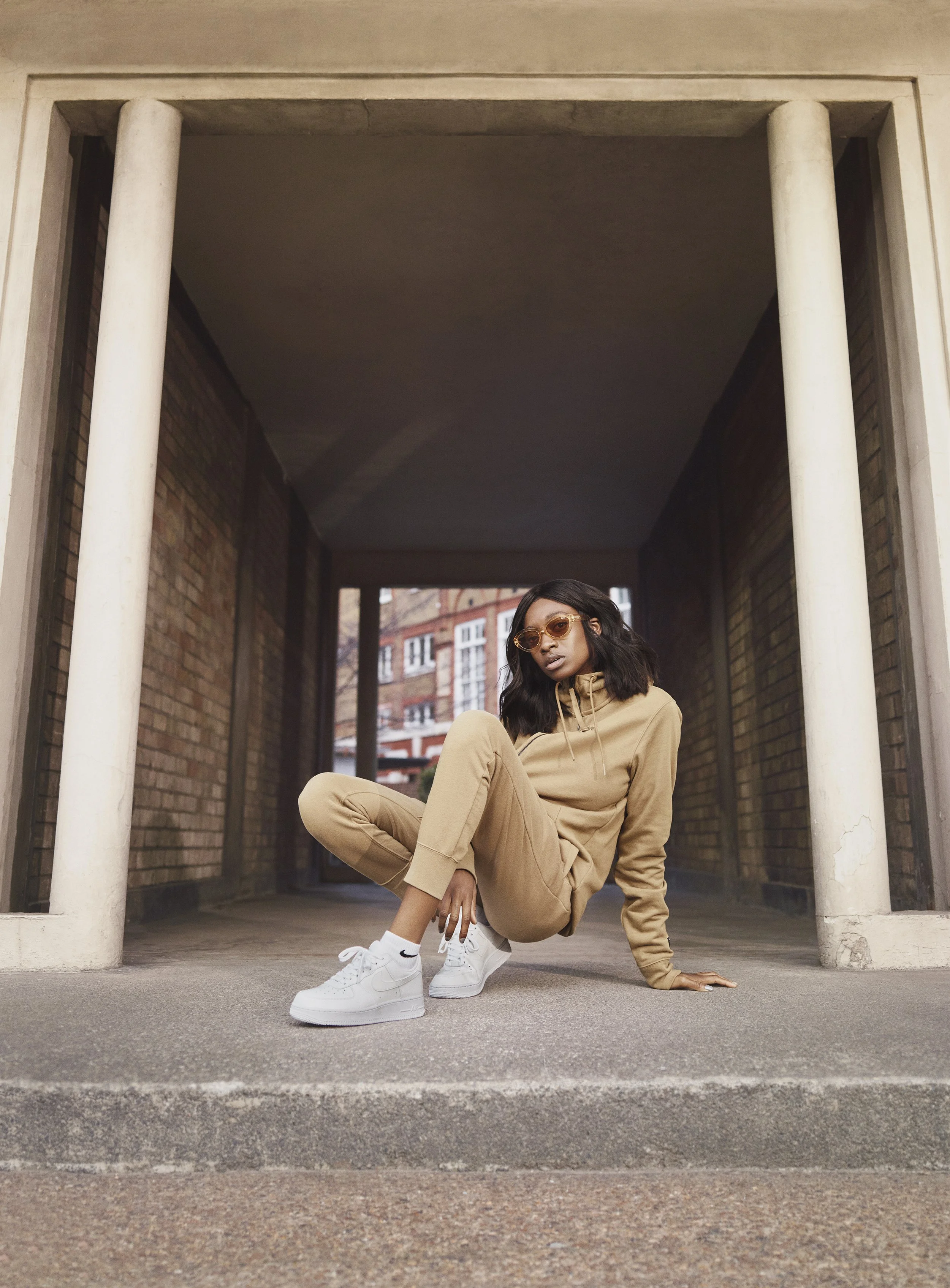 HO17_LONDONFORCE_SIMZ_005 Bleed.jpg