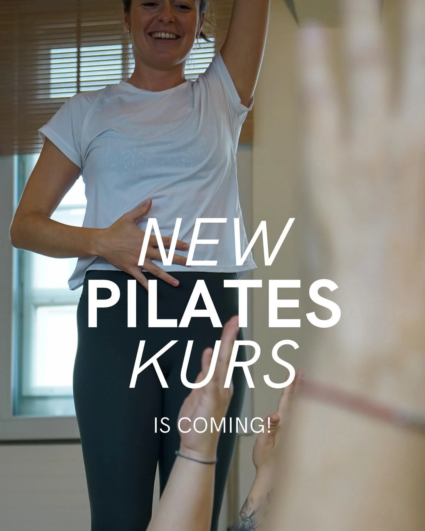 Neu ab 16. M&auml;rz ✨
Mein neuer Pilates Basic Beginnerkurs ist da.
Perfekt f&uuml;r dich, wenn du Pilates von Grund auf lernen m&ouml;chtest &ndash; ruhig aufgebaut, verst&auml;ndlich erkl&auml;rt und mit Fokus auf saubere Basics.
🗓 Montag
🕖 19:1