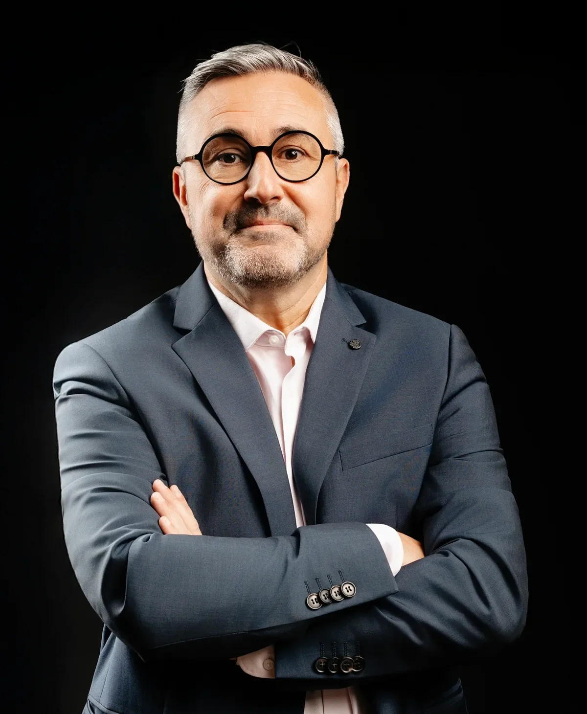 Jerome Viro — mentalist keynote speaker, contact for keynotes, team building and signature experiences.