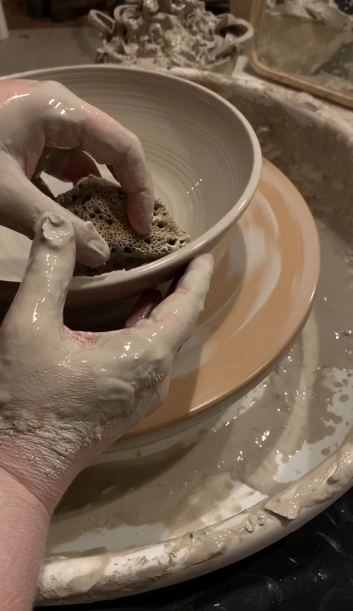 Töpferkurs an der Drehscheibe