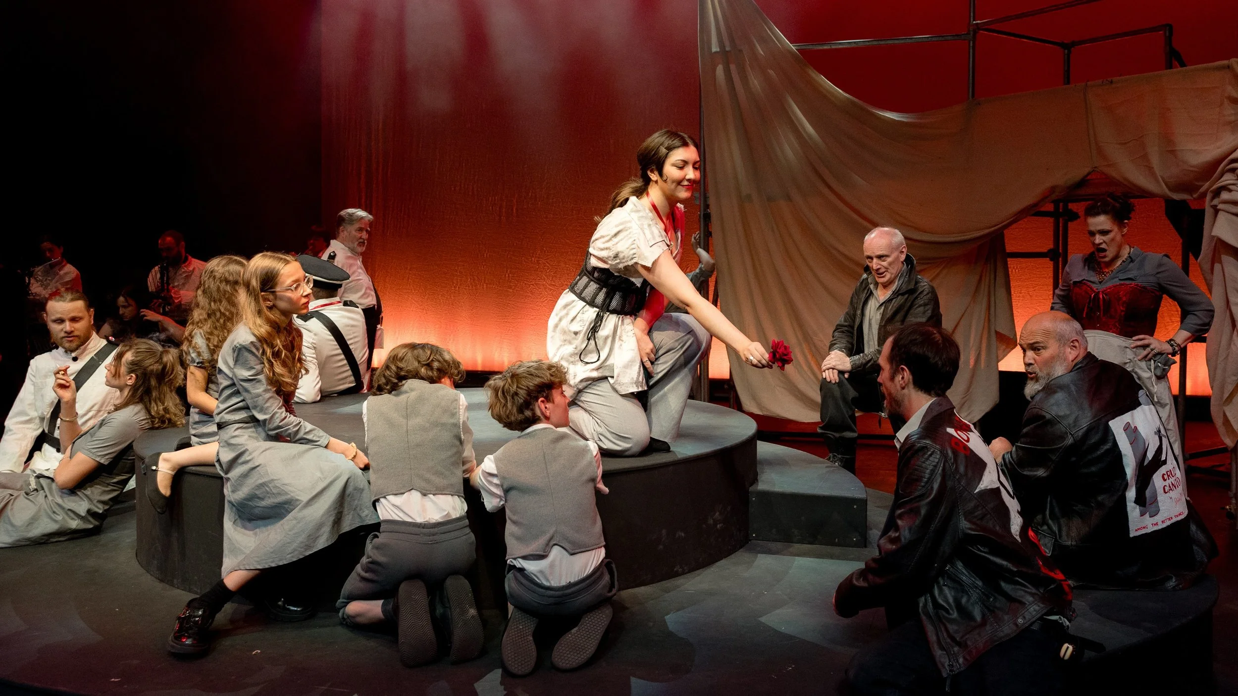 _16-9 Carmen - ensemble.jpg