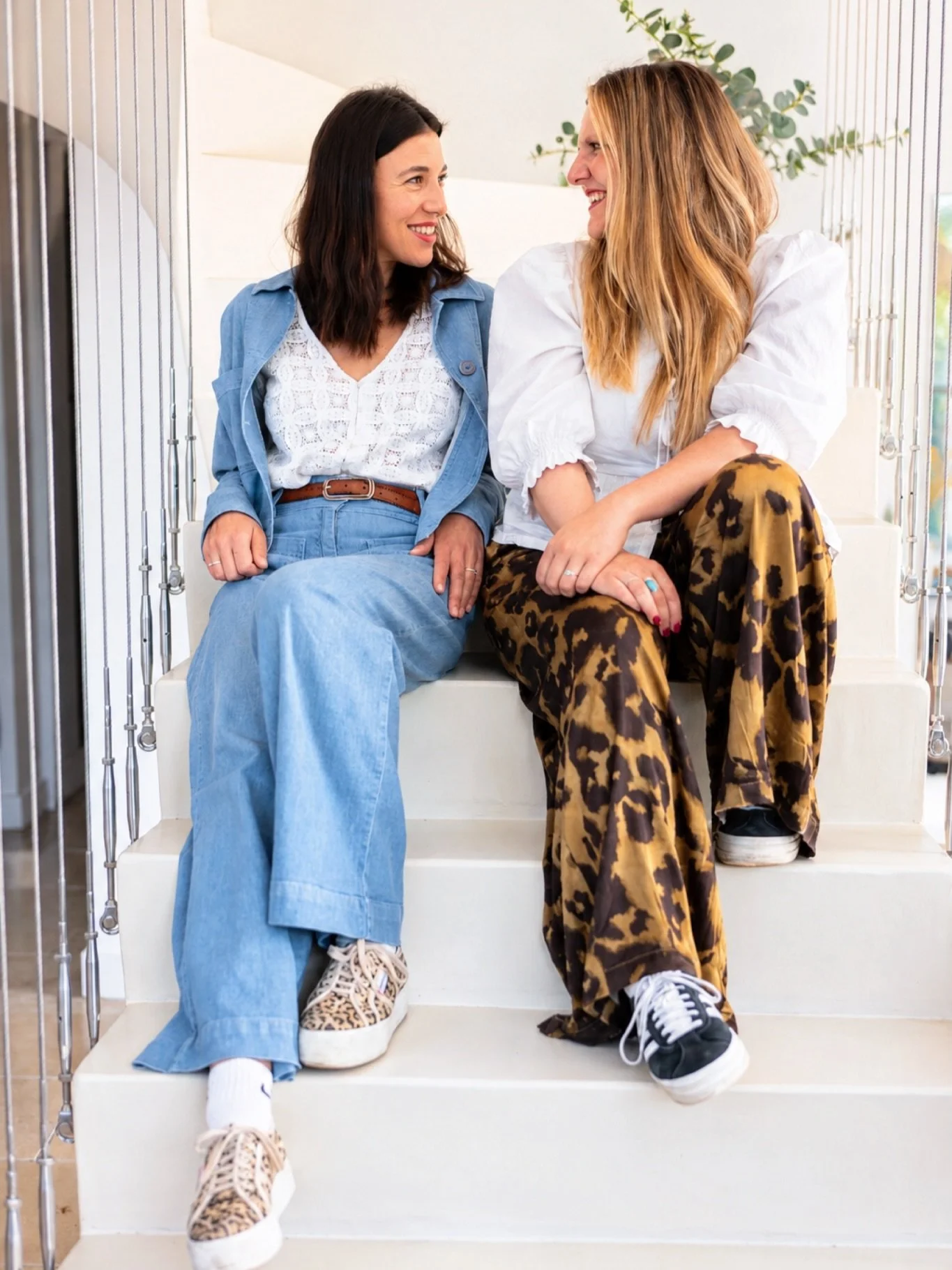 Deux regards.
Deux sensibilit&eacute;s.
Une m&ecirc;me ambition : cr&eacute;er des projets o&ugrave; int&eacute;rieur et ext&eacute;rieur ne font qu&rsquo;un.

Dans le Sud, l&rsquo;ext&eacute;rieur n&rsquo;est pas une pi&egrave;ce &ldquo;en plus&rdqu
