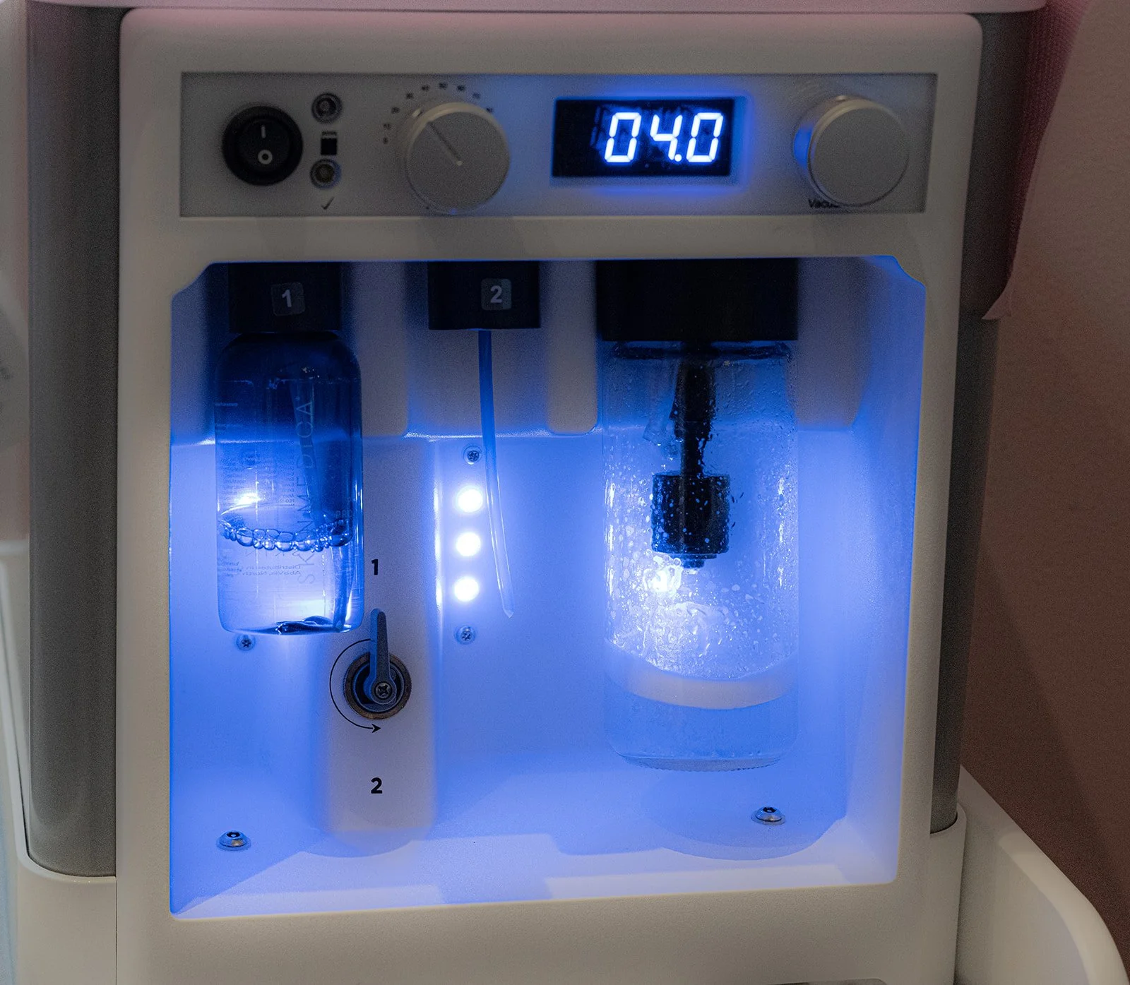 Diamondglow facial machine
