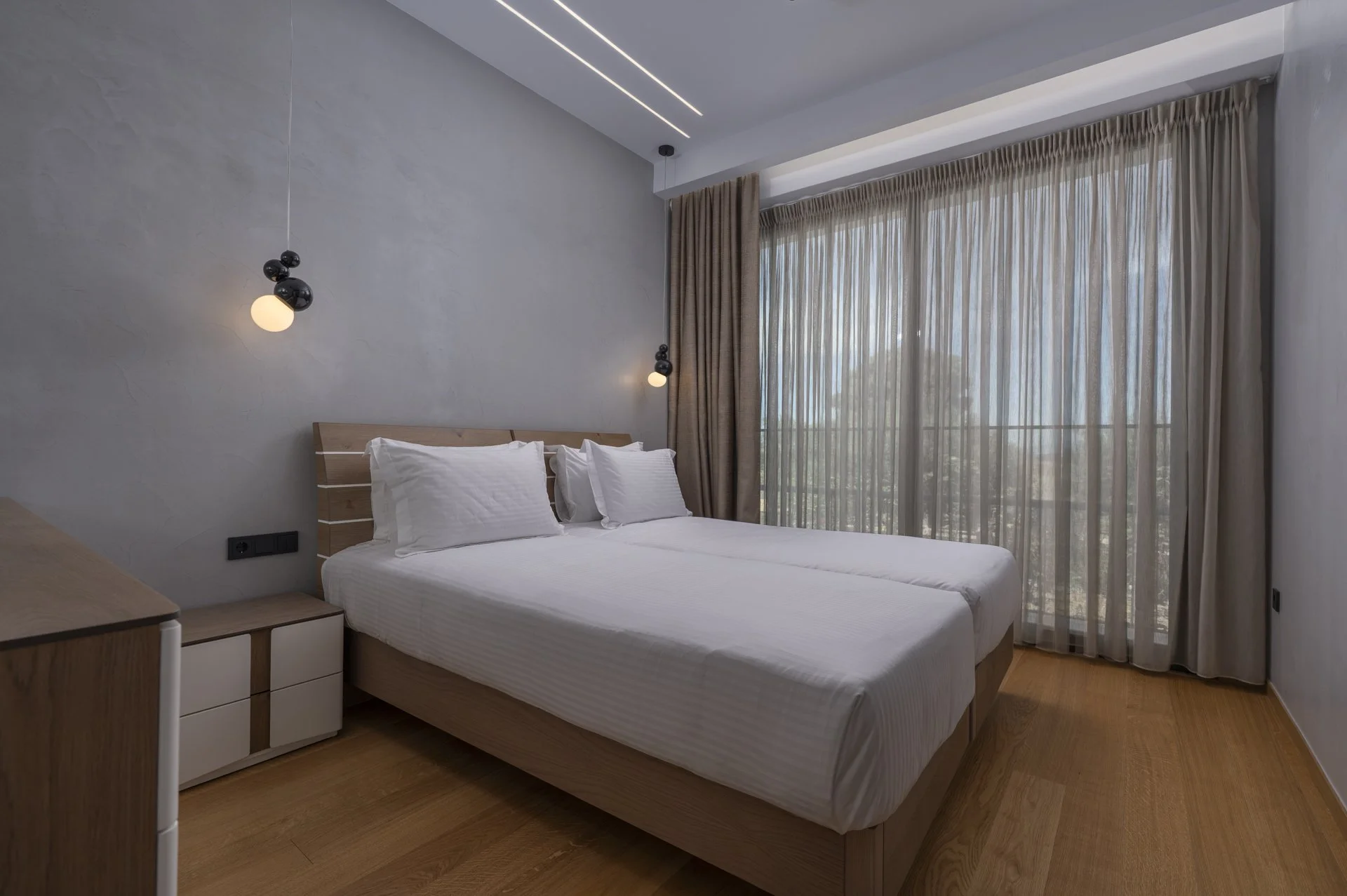 Sani Chateau Lv00 Bedroom02 View01.jpg