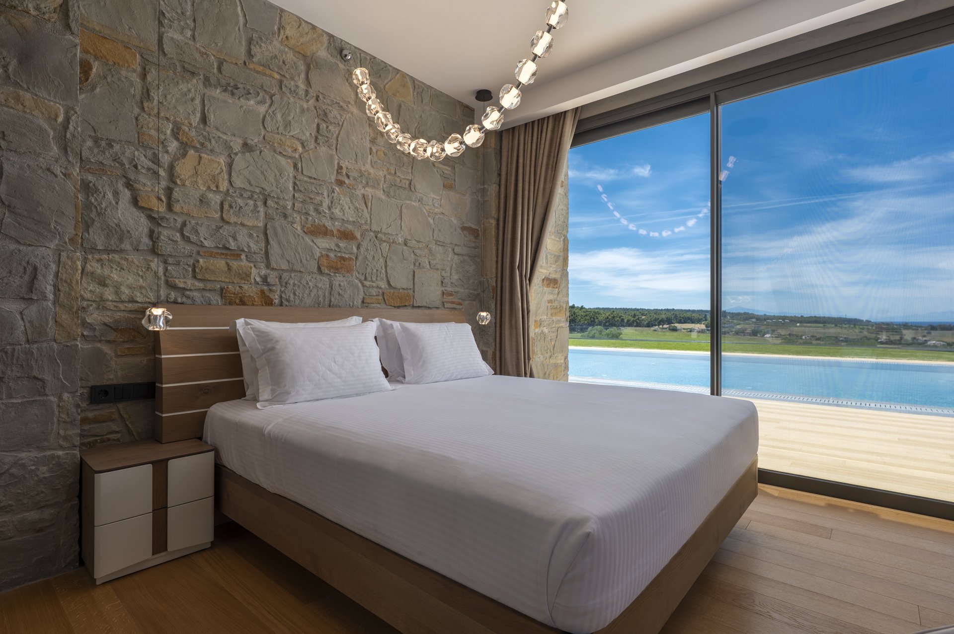 Sani Chateau Lv00 Bedroom01 View02.jpg