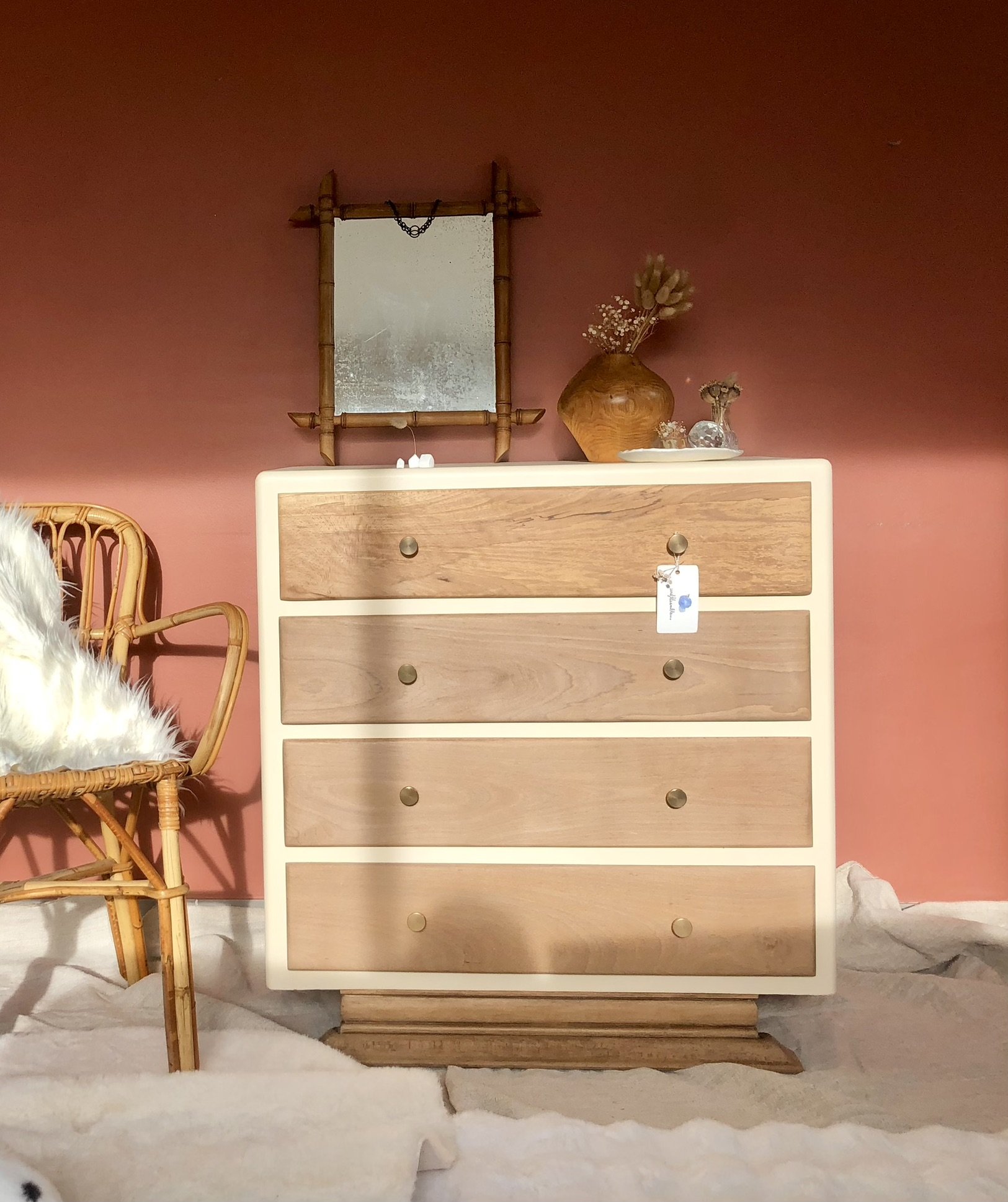 Comme des années 60 rénovée, upcycling, relooking meuble