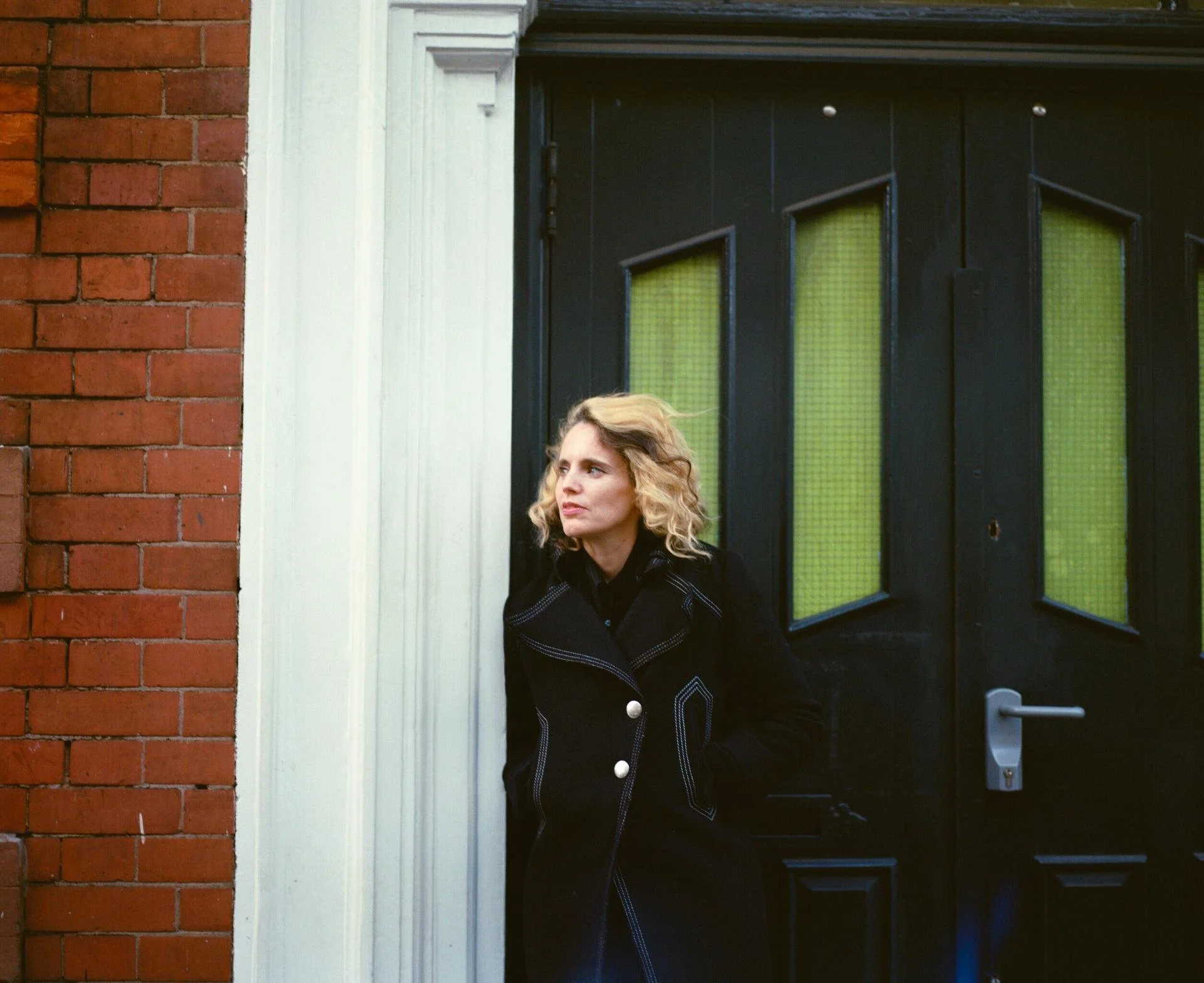 HELP(2) - Anna Calvi - Josh Renaut - @joshrenaut - 1.jpg