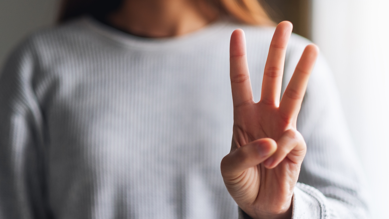 💸got three fingers?