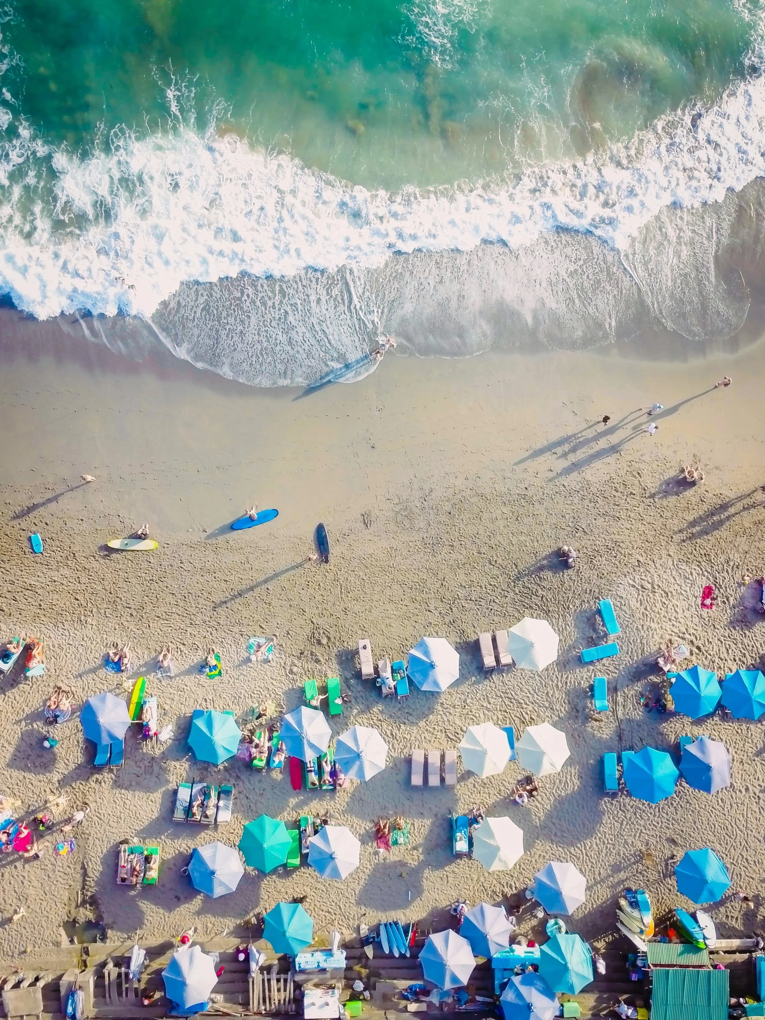 Paradise Under Pressure: Tourism Development, Aspirations, Work, and Mental Health