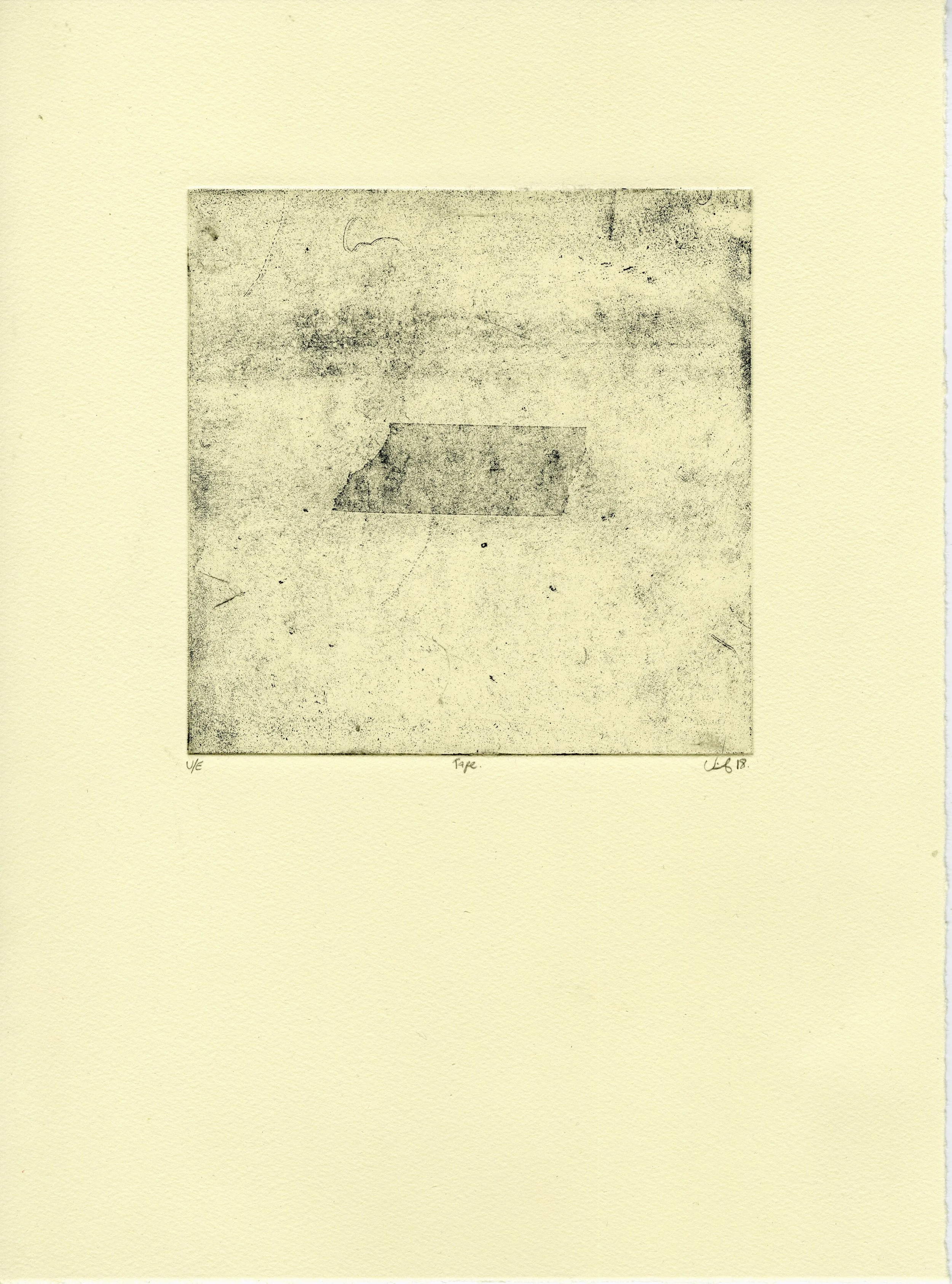 Une photo d'une gravure ou d'une impression monochrome avec des textures et des détails abstraits.