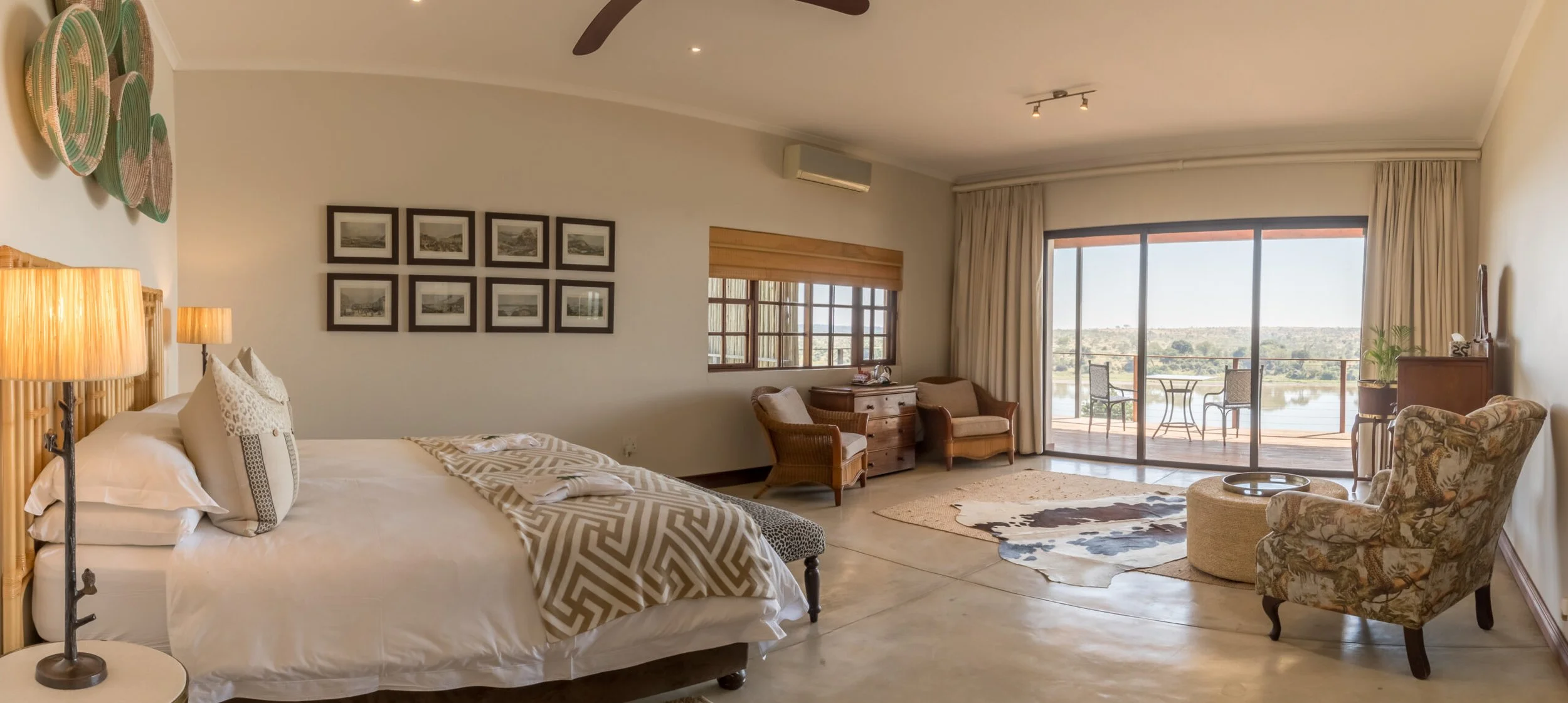 Five balcony rooms with en-suite bathrooms and each with its own private balcony looking onto the Kruger National Park and the Crocodile River. 