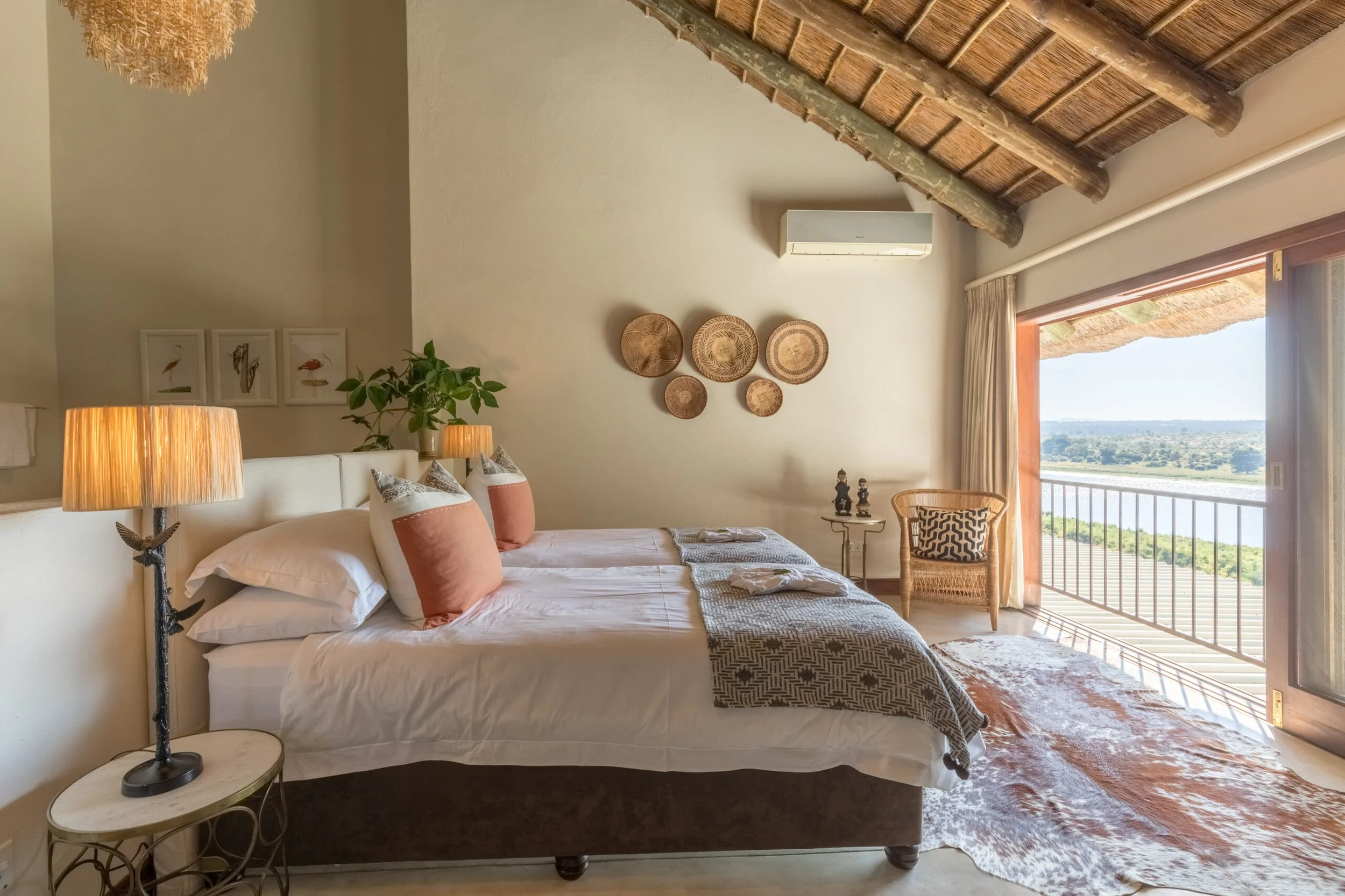 Three large en-suite rooms with beautiful deck overlooking  the Kruger National Park 