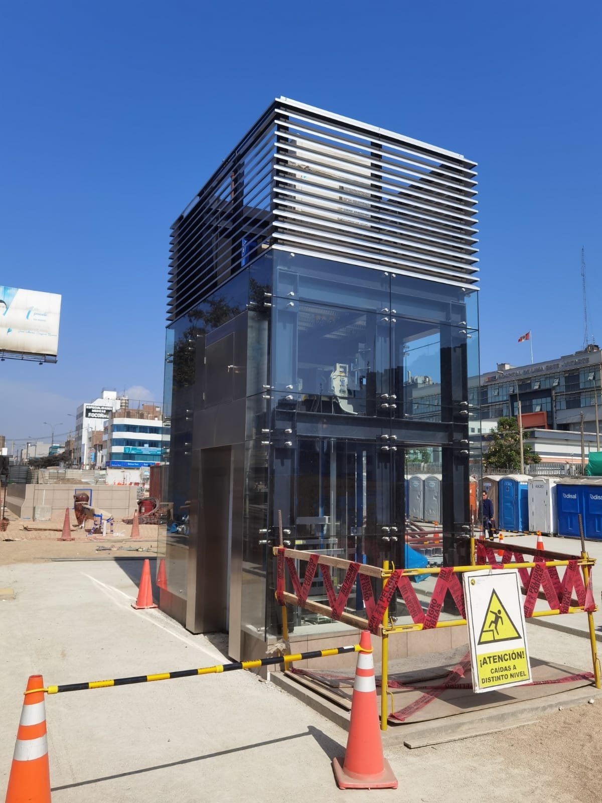 CERRAMIENTO EDÍCULOS 