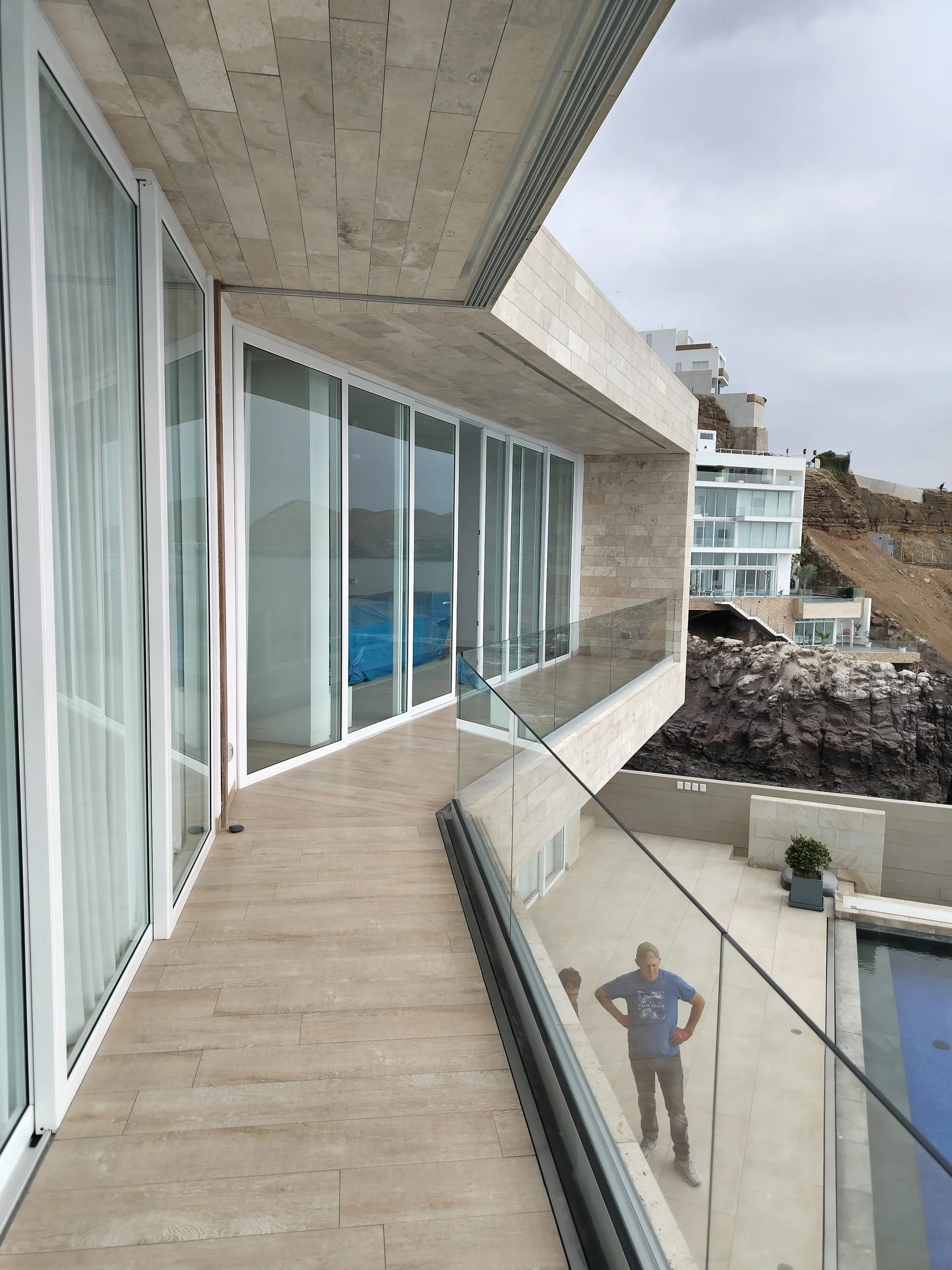 barandas de vidrio y acero