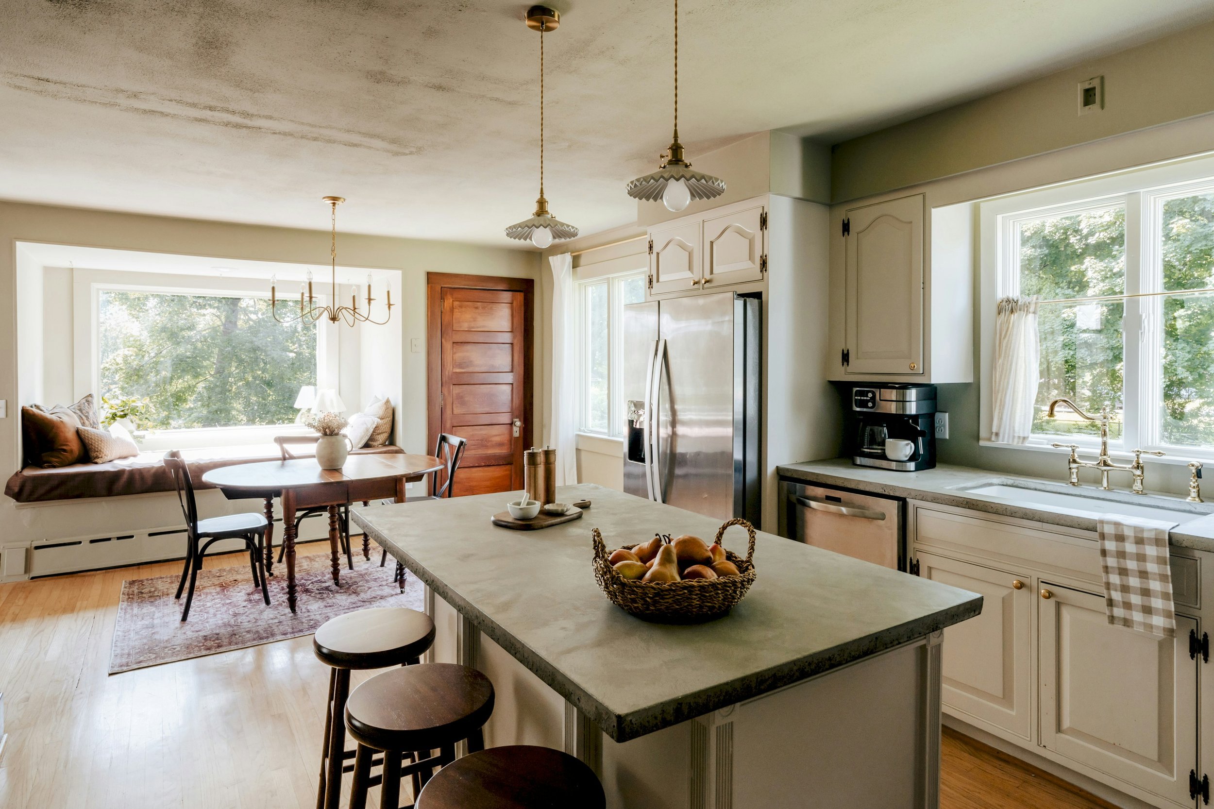 Should You Wait to Sell Your Home? What Chicagoland Homeowners Need to Know 