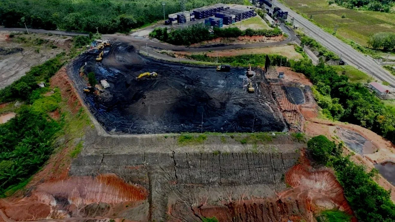 Exterior view of a building with a large sign for 'Motor Sights,' featuring three blue squares and the tagline 'Leading In Service Innovation.'