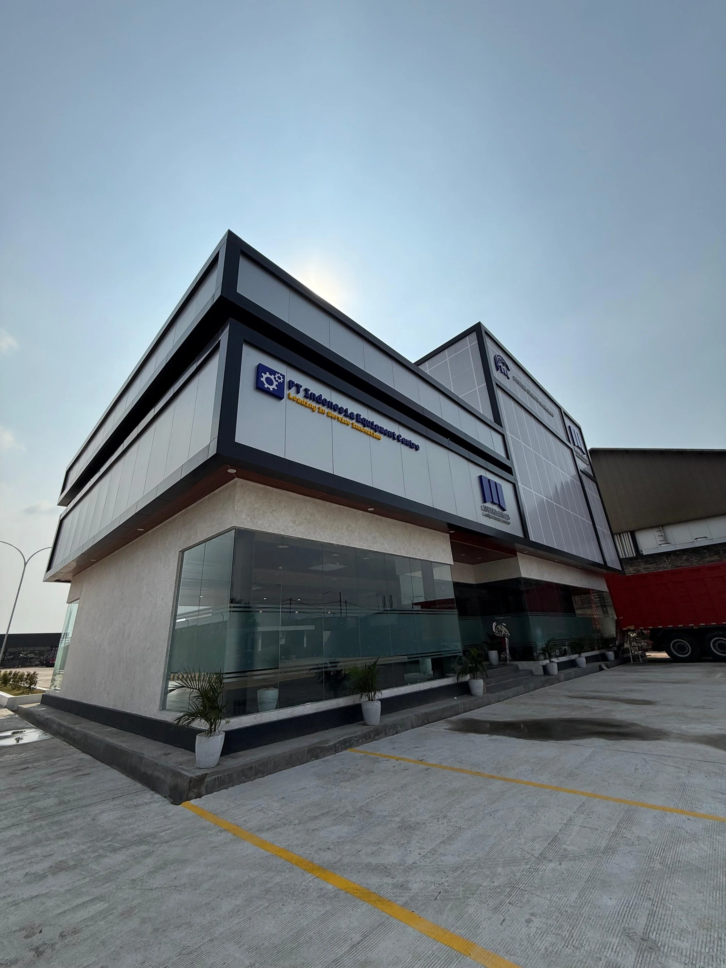 MSI Showroom Cakung