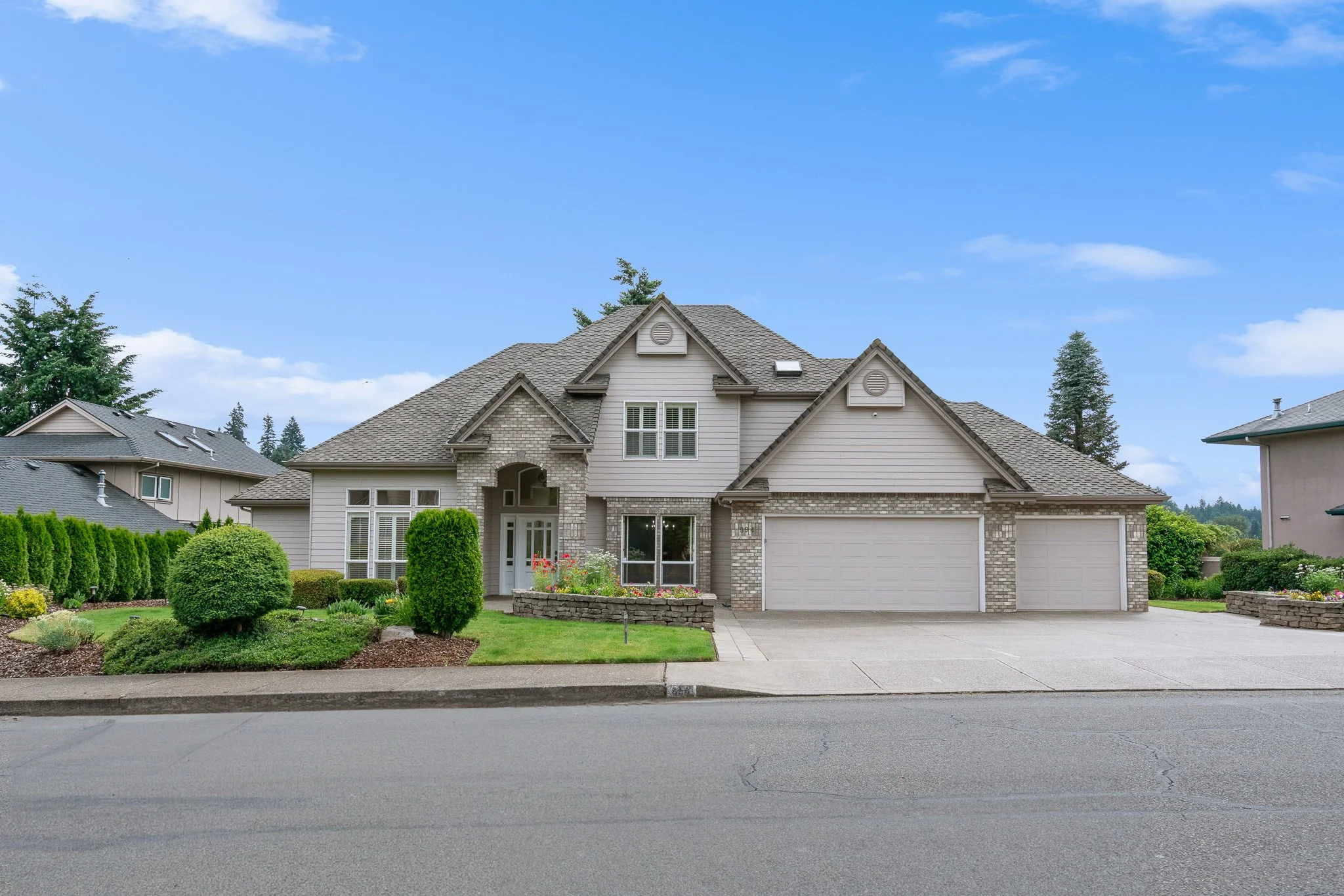 Real estate photography services for MLS listings in Salem and Silverton, Oregon