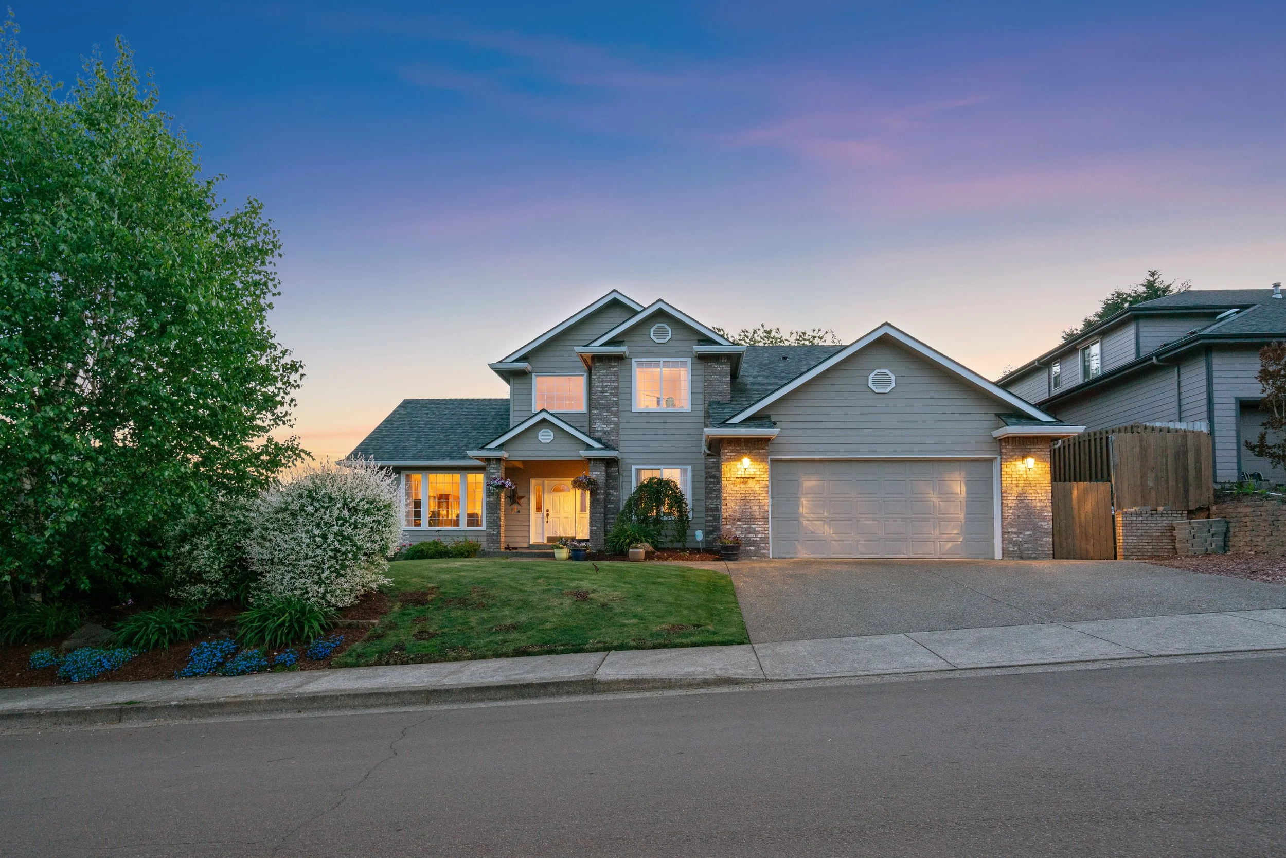 twilight-real-estate-photography-suburban-home-dusk.jpg