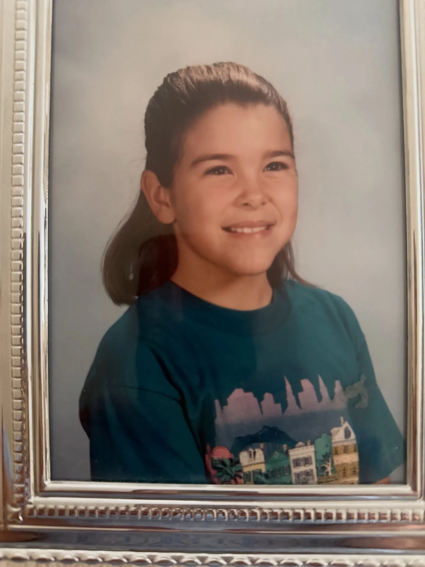 This is the girl holding space for you while you connect to and heal your inner child 🥰💛🥹

By the way&hellip;healing your inner child is our theme for next week at the lotus collective

We&rsquo;ll be diving into connecting with, asking her/him wh