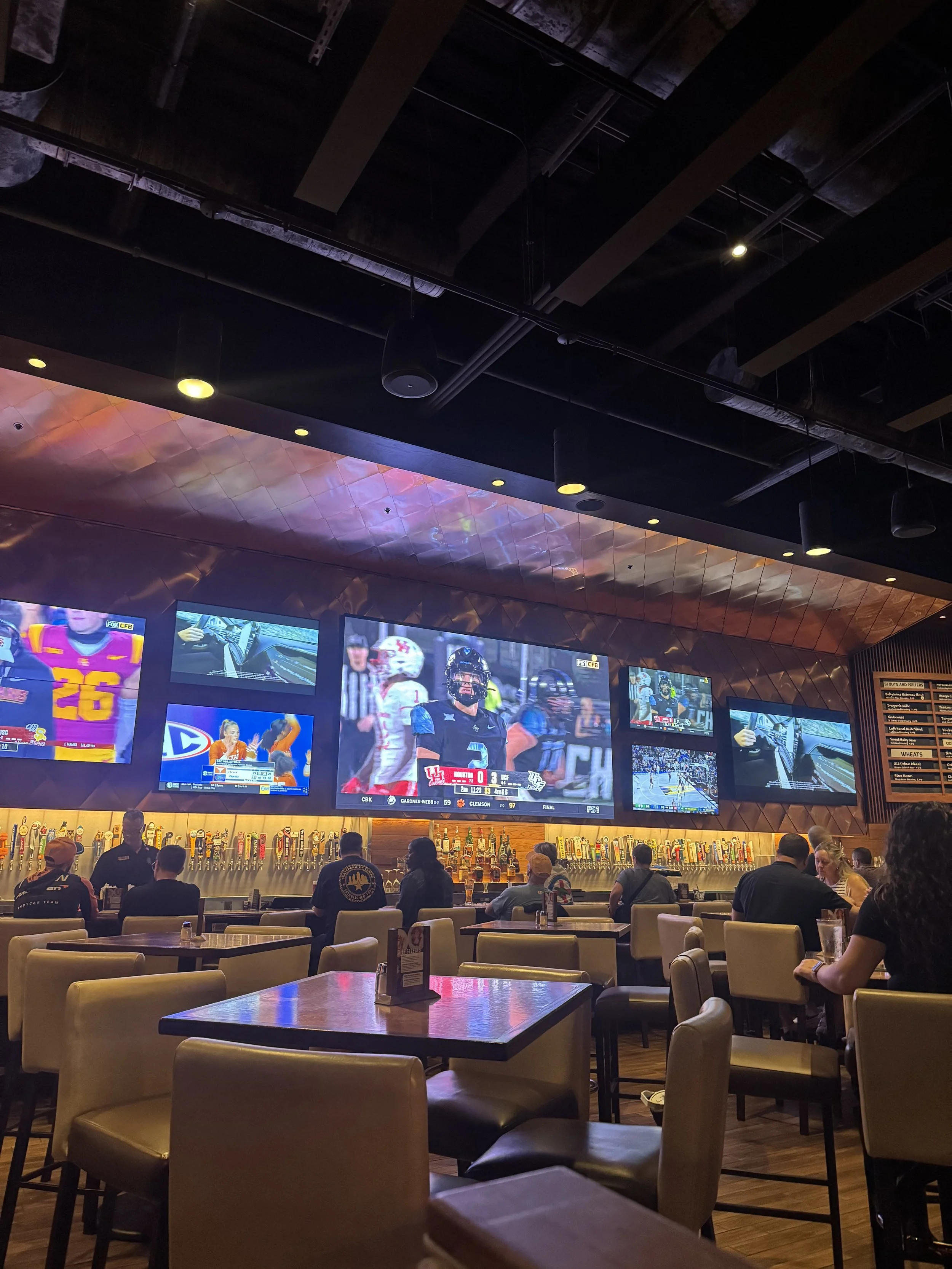 3 Best Sports Bars at Disney World (Where to Watch Games)