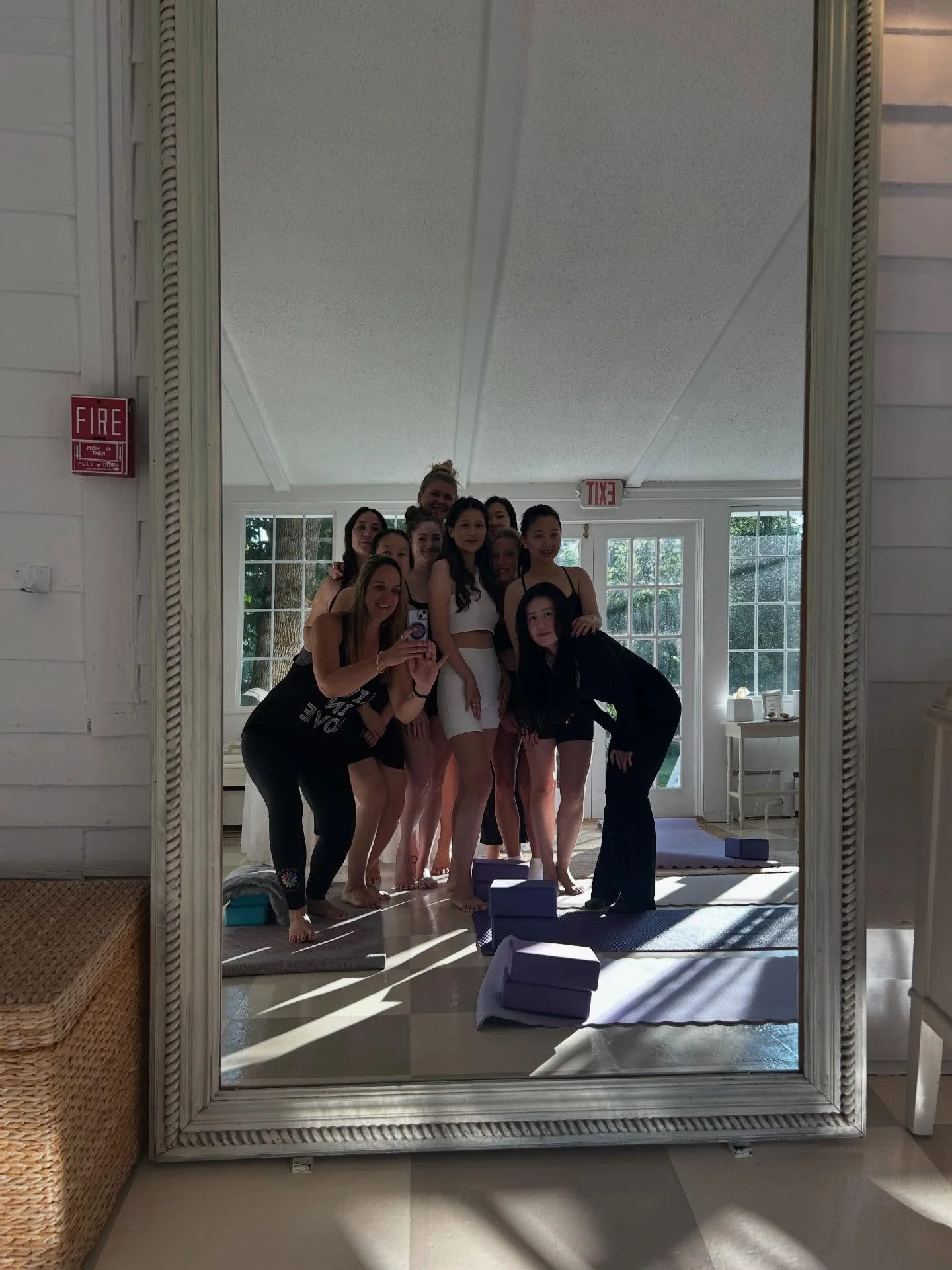 The after pic! 📸 This group of bridesmaids had so much fun! 🤩 it was the perfect start to the day 🔔 💒 ✨! #zeneverafter #weddingyoga #yogaeveryblessedday #girlpower #yogagirls