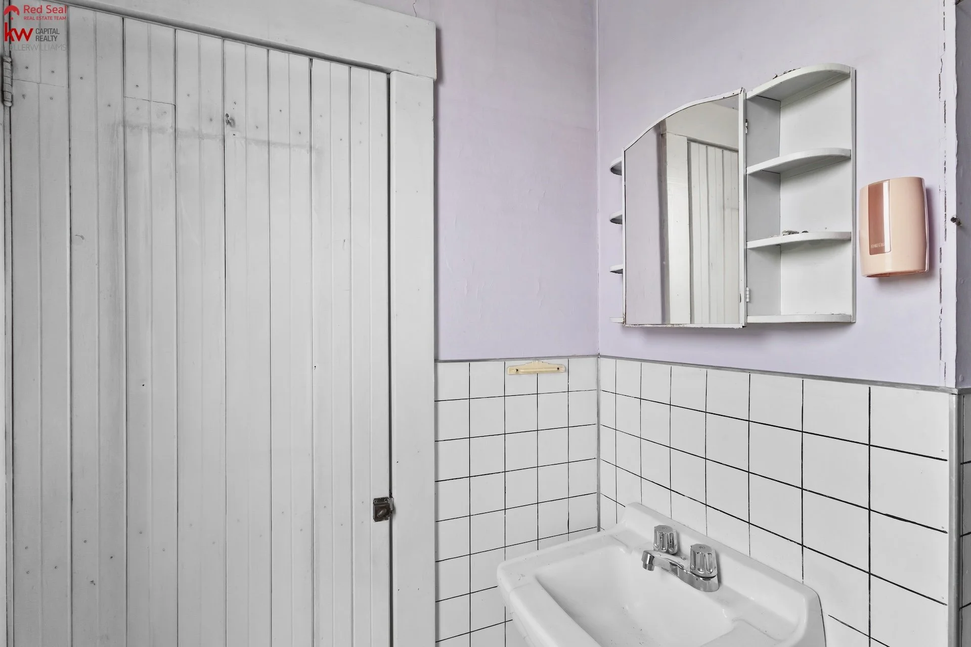 43 up bath 2.jpg