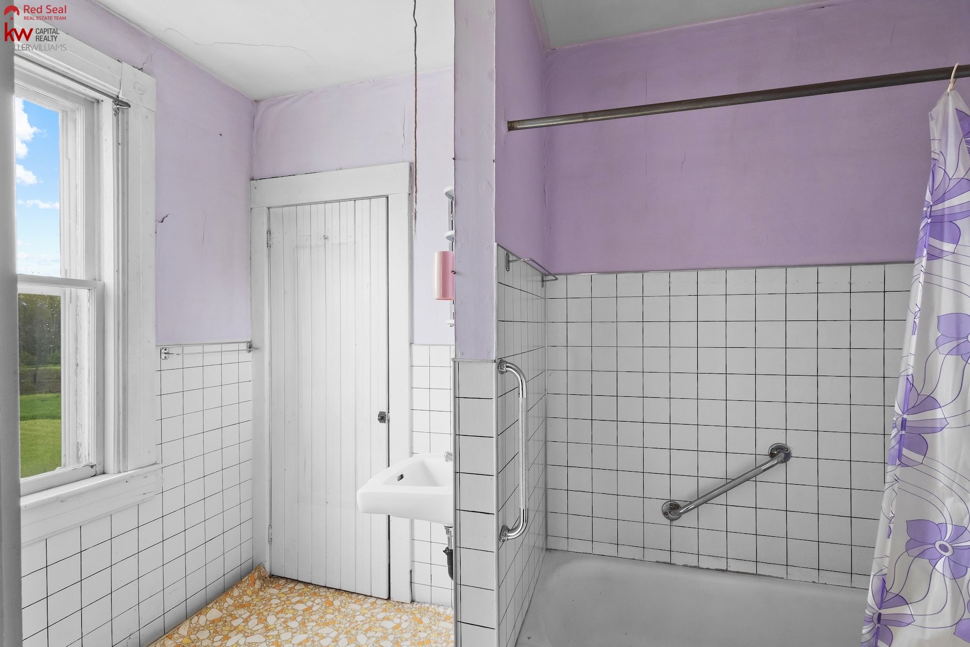 42 up bath 1.jpg