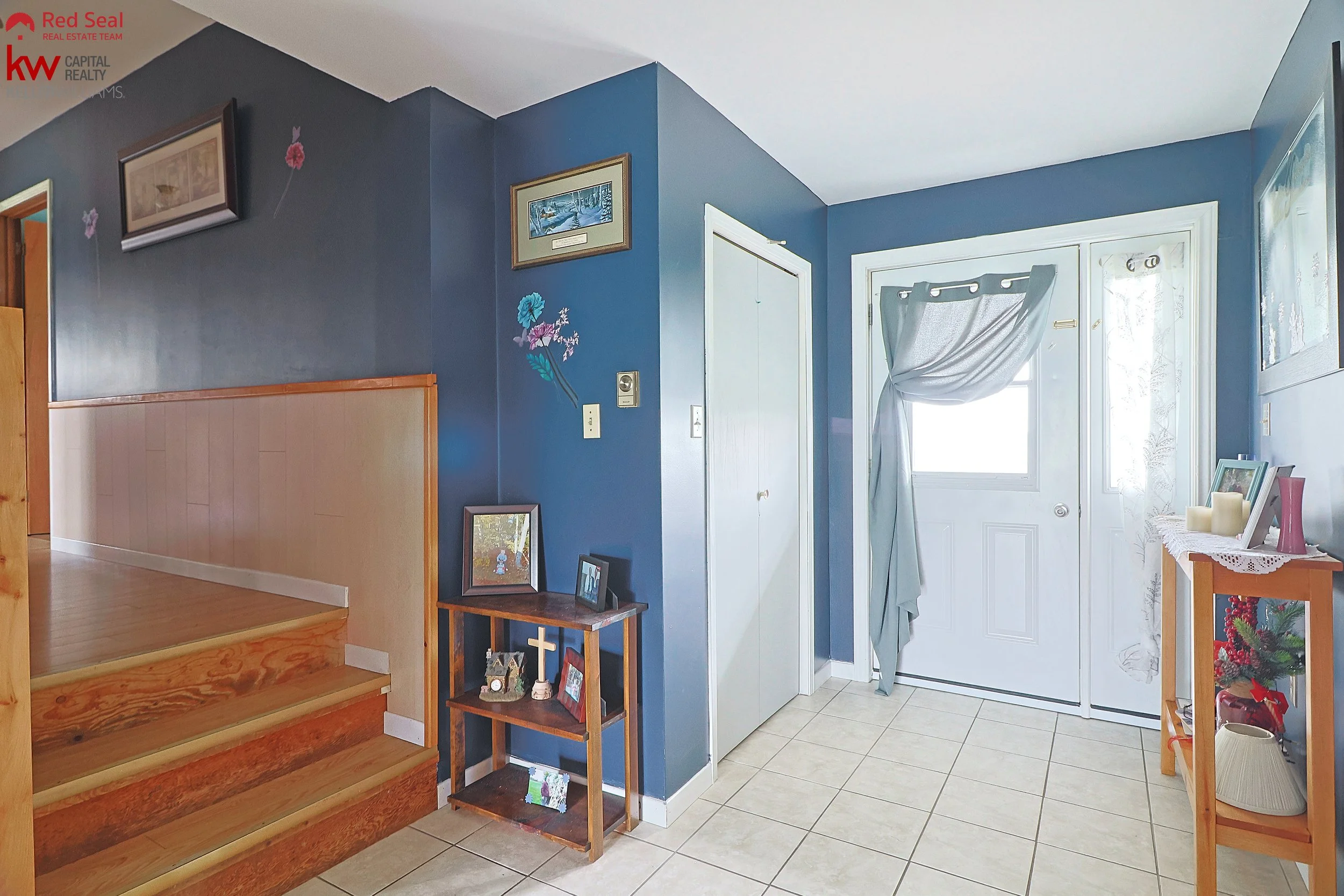 3 foyer 1.JPG