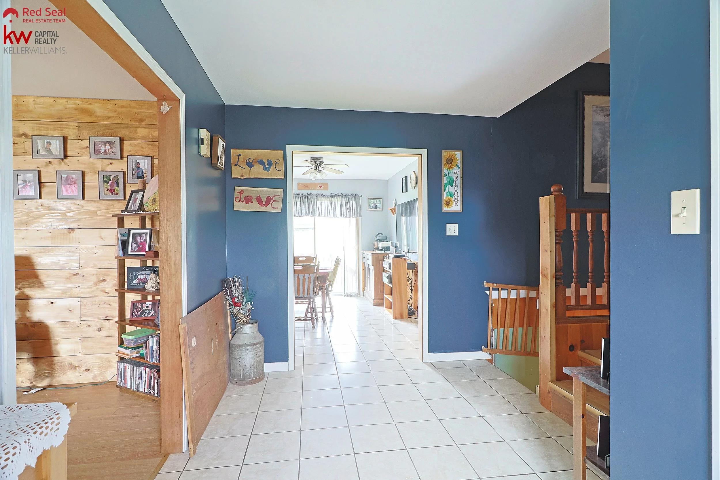 4 foyer 2.JPG