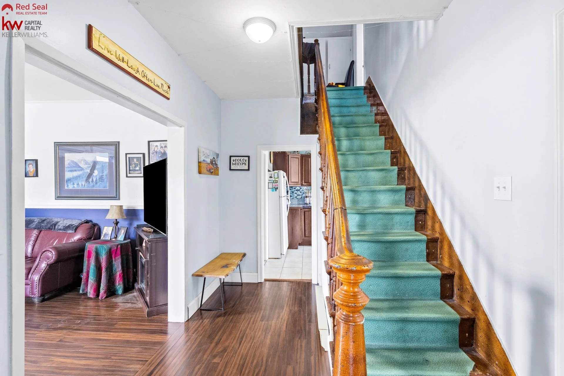 8 foyer 1.jpg