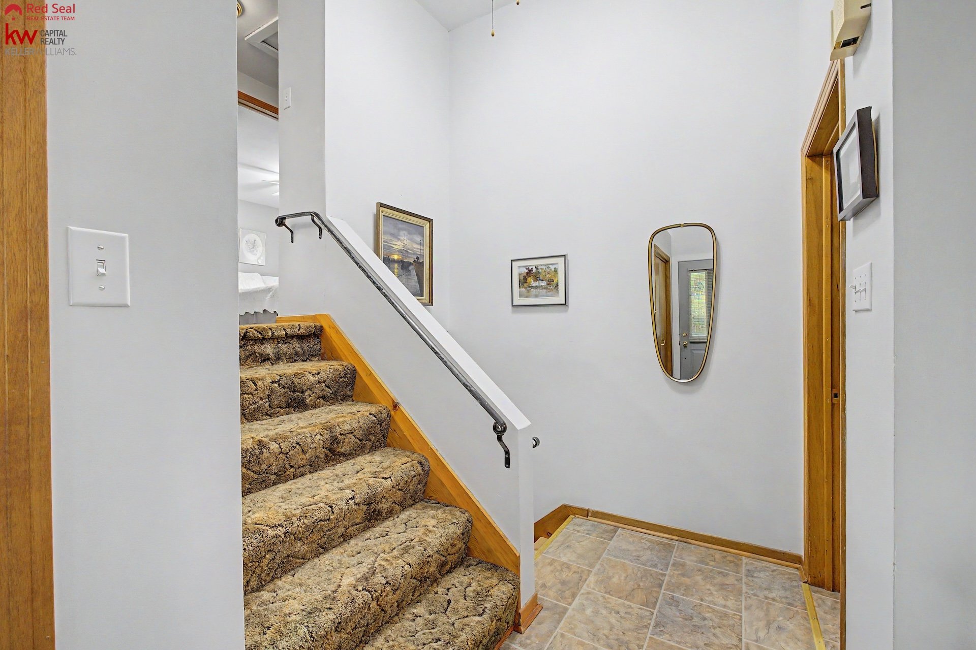5 foyer 1.jpeg