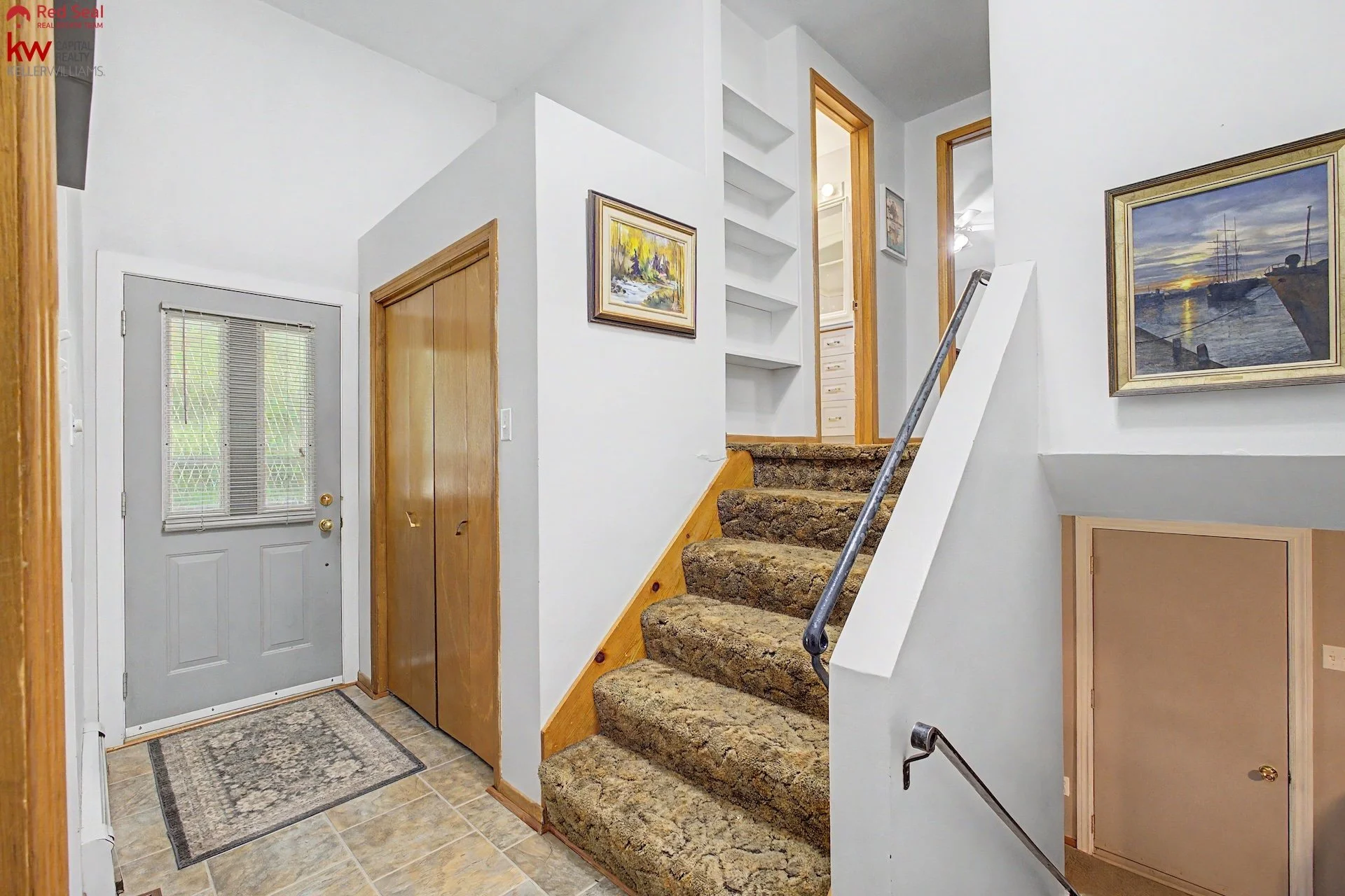 6 foyer 2.jpeg