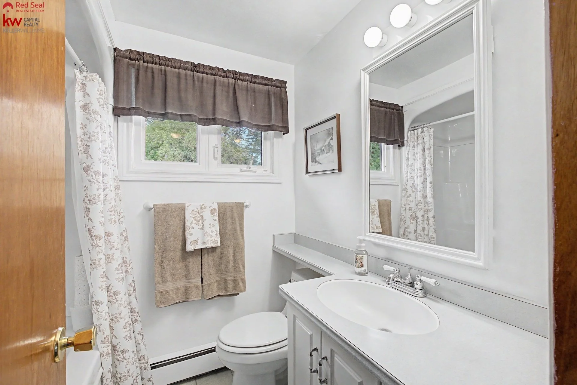 27 up bath.jpeg