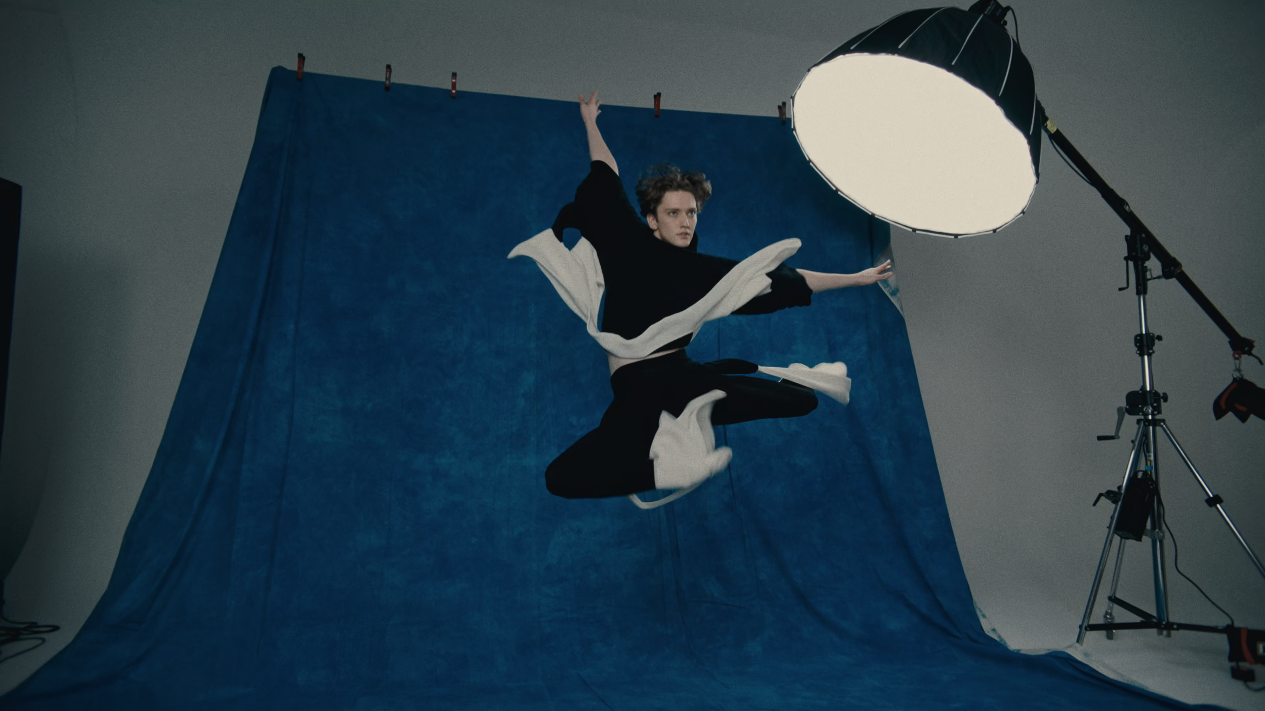 JM X VOGUE GER 16x9.00_00_08_23.Still002.png