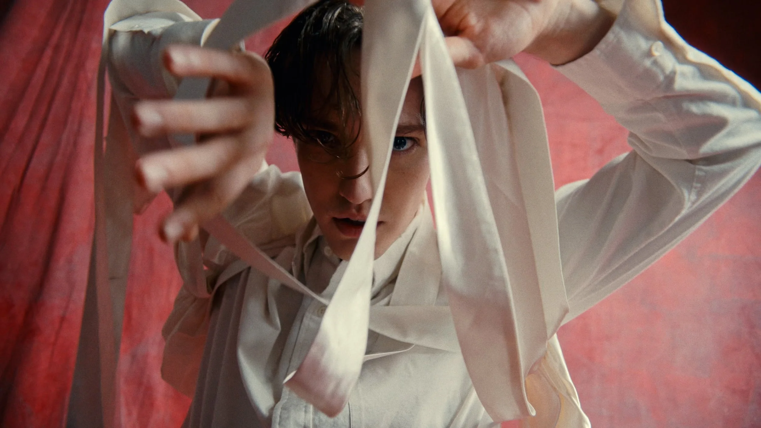 JM X VOGUE GER 16x9.00_00_27_13.Still007.jpg