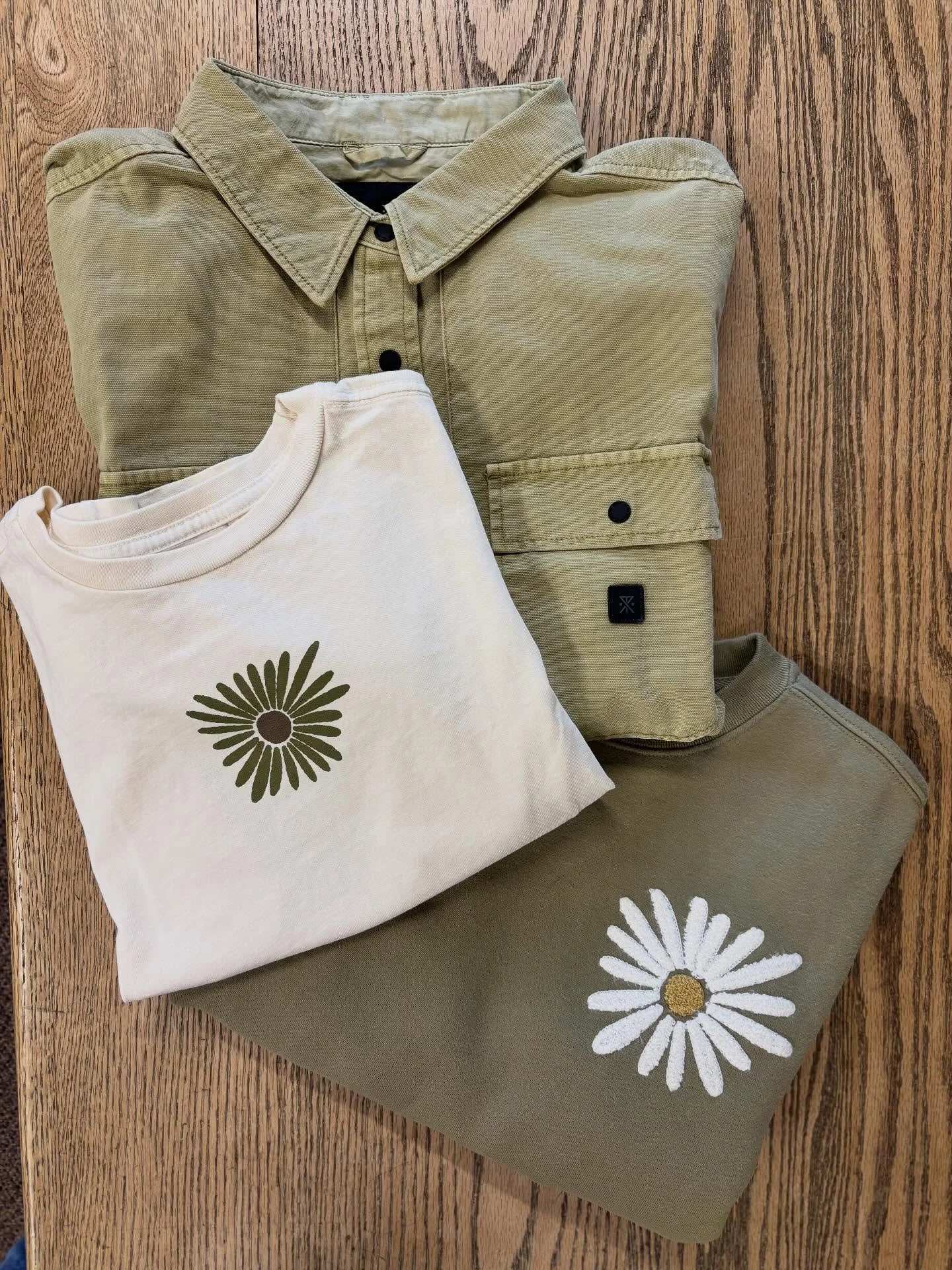 Those details!! We&rsquo;re loving the new @roarkwomens