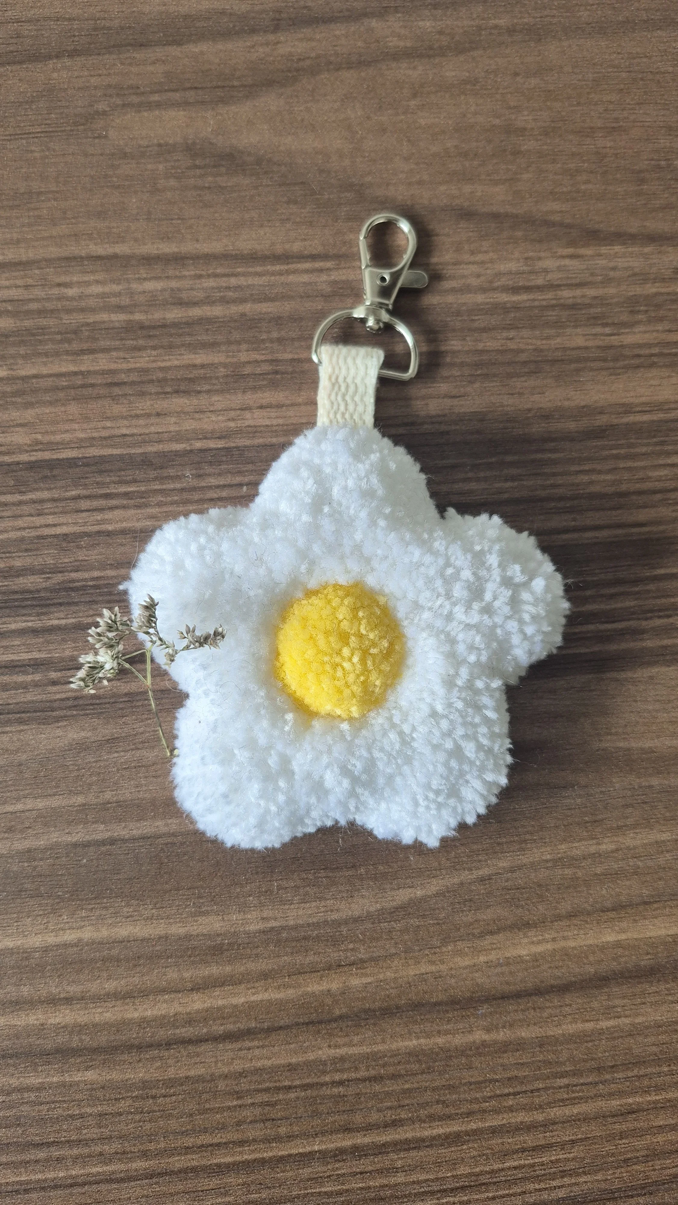 White Flower - Tufted Keychain