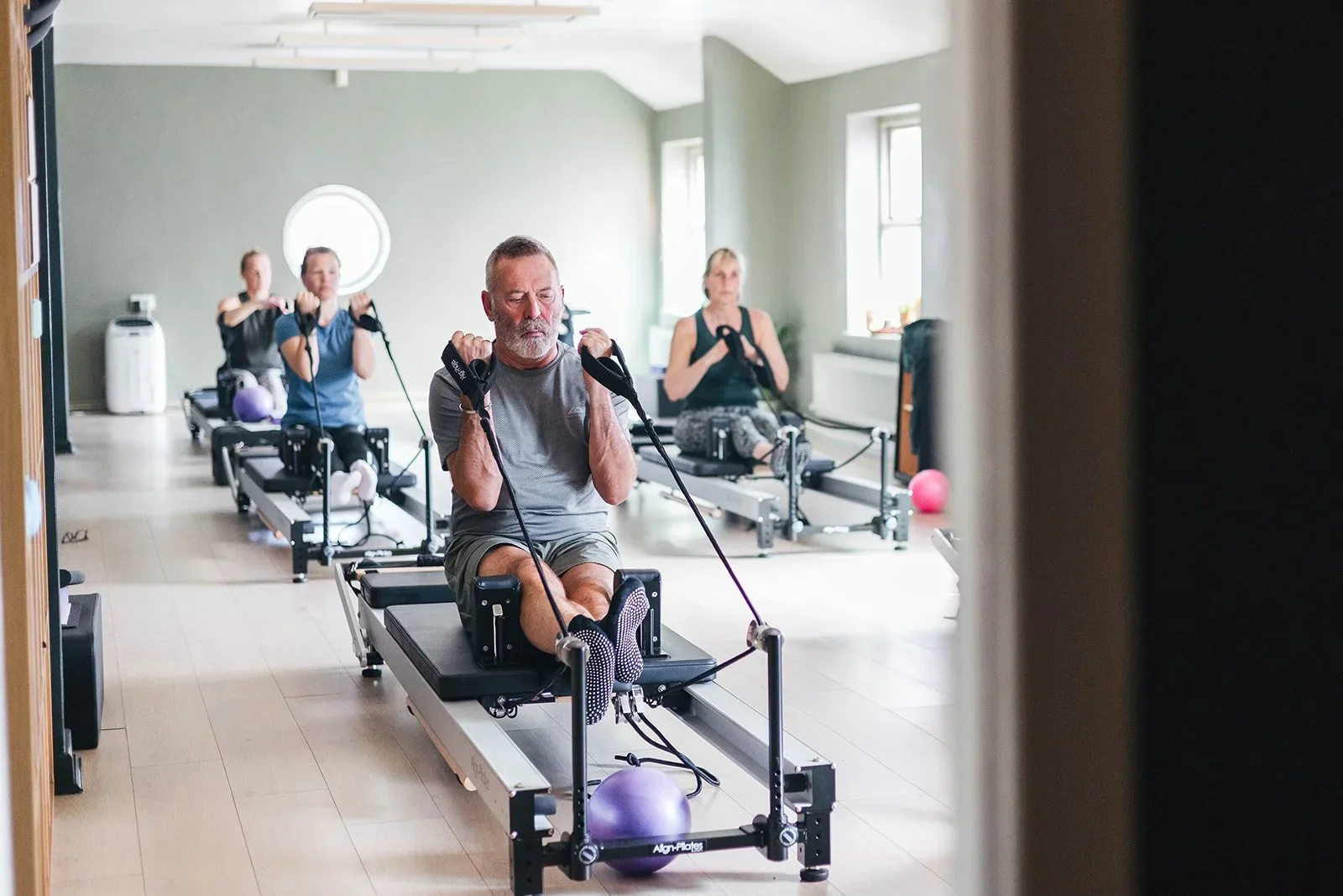 Reformer Pilates: Benefits, How It Works &amp; Who It’s For.