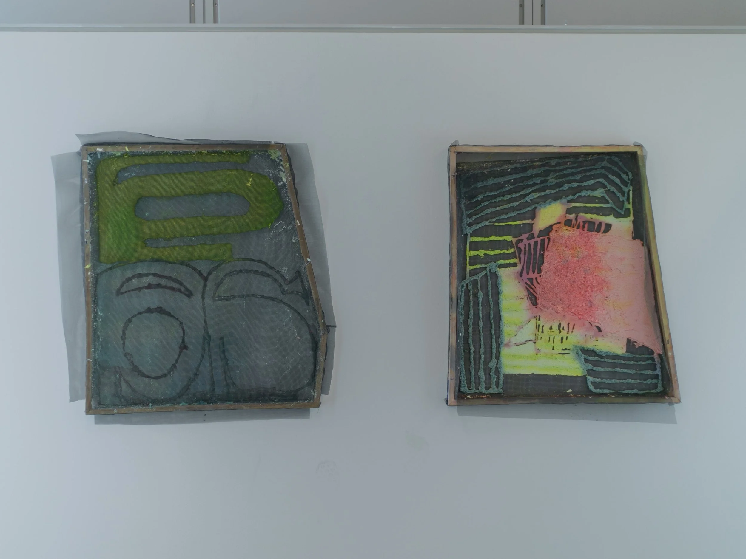 Bad Apple (L) Easy In (R)