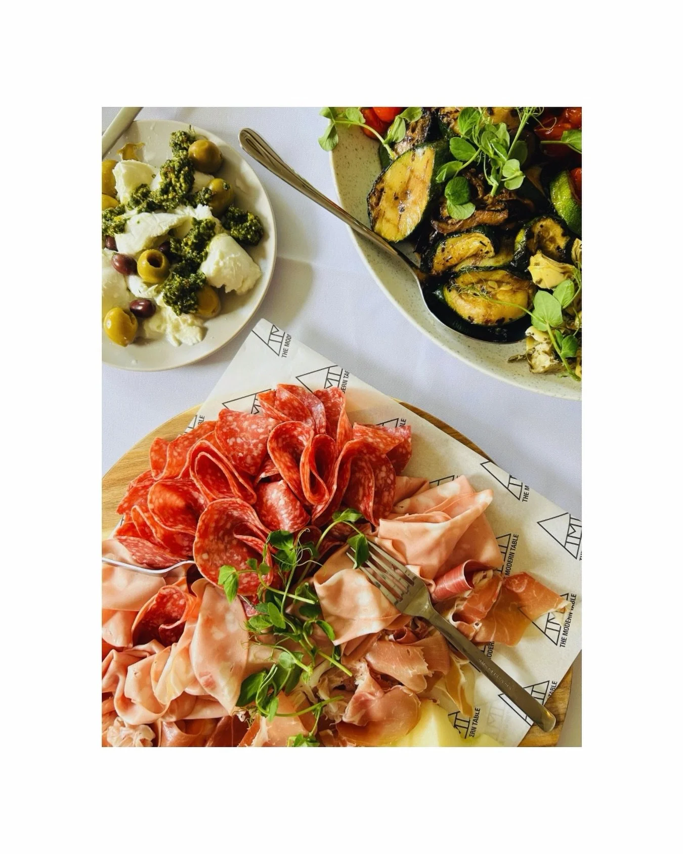 Planning a wake or memorial in Cambridge or the surrounding villages?

At The Modern Table, we offer bespoke funeral and wake catering designed to feel personal, thoughtful, and stress-free.

We can:
&bull; Cater at your home, a local hall, or chosen