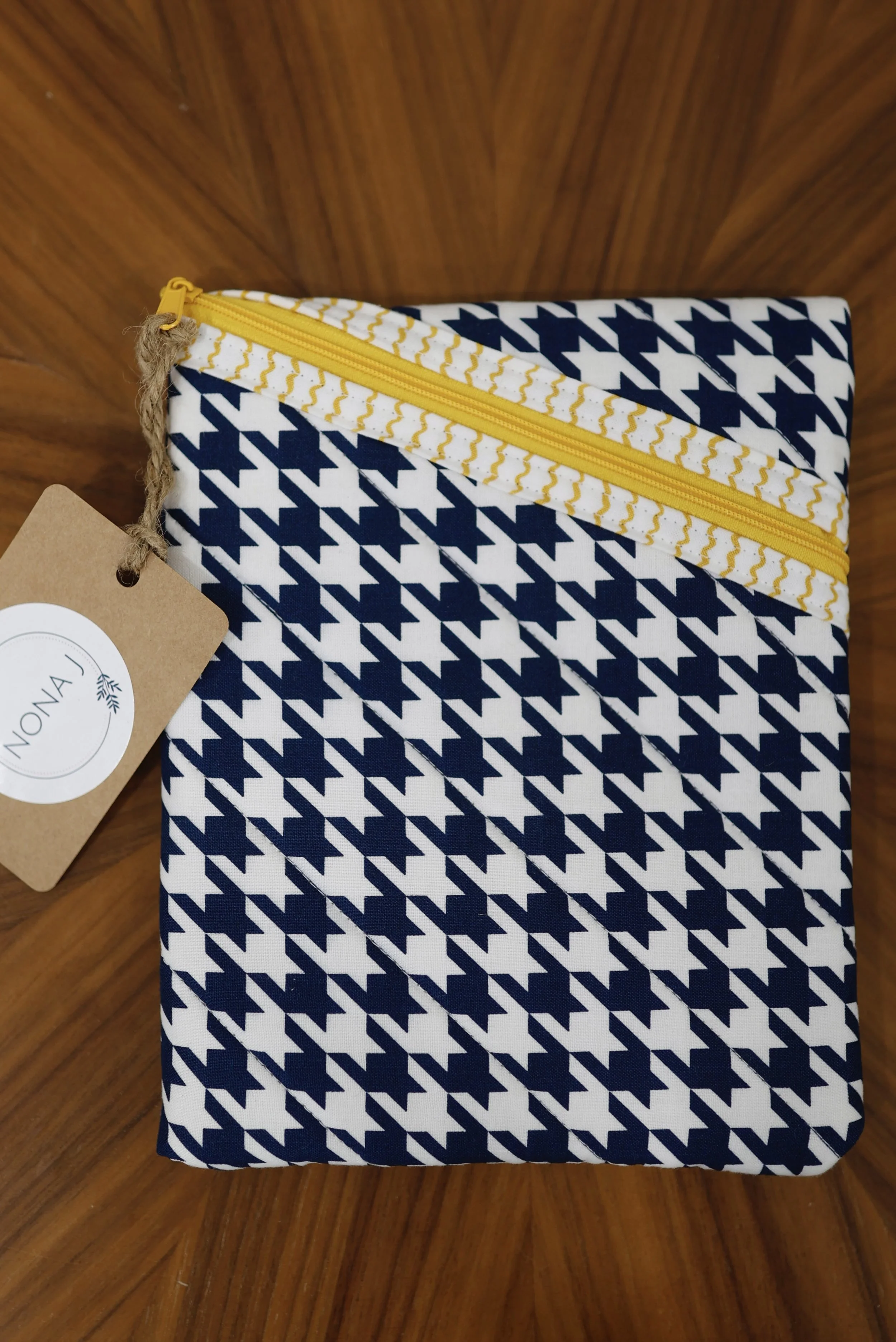Houndstooth E-Reader Pouch- Navy and Yellow