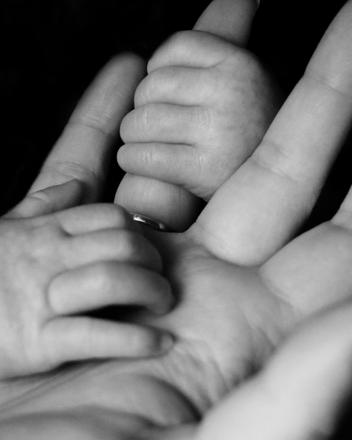 What Does Postpartum Depression Feel Like? Symptoms New Moms Experience