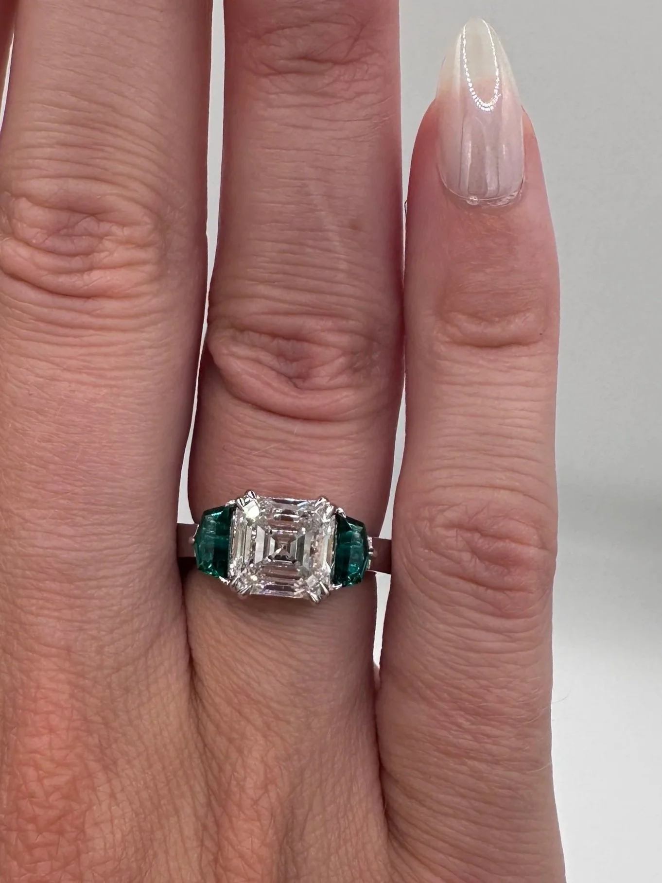 Asscher Diamond & Emeralds