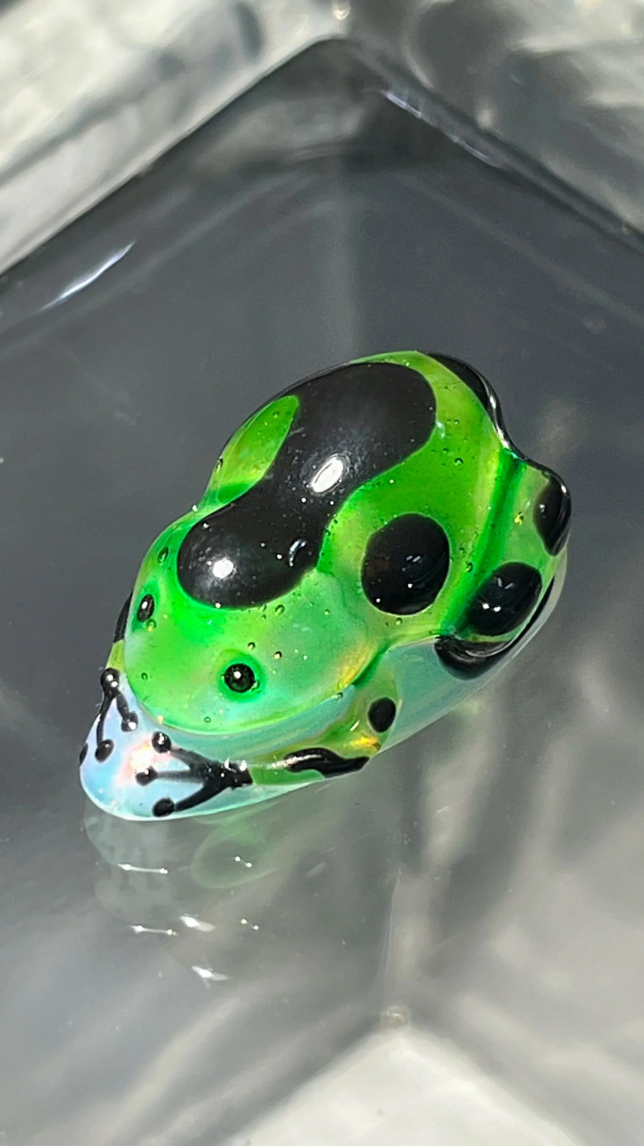 Green and Black Frog Nailart Detail