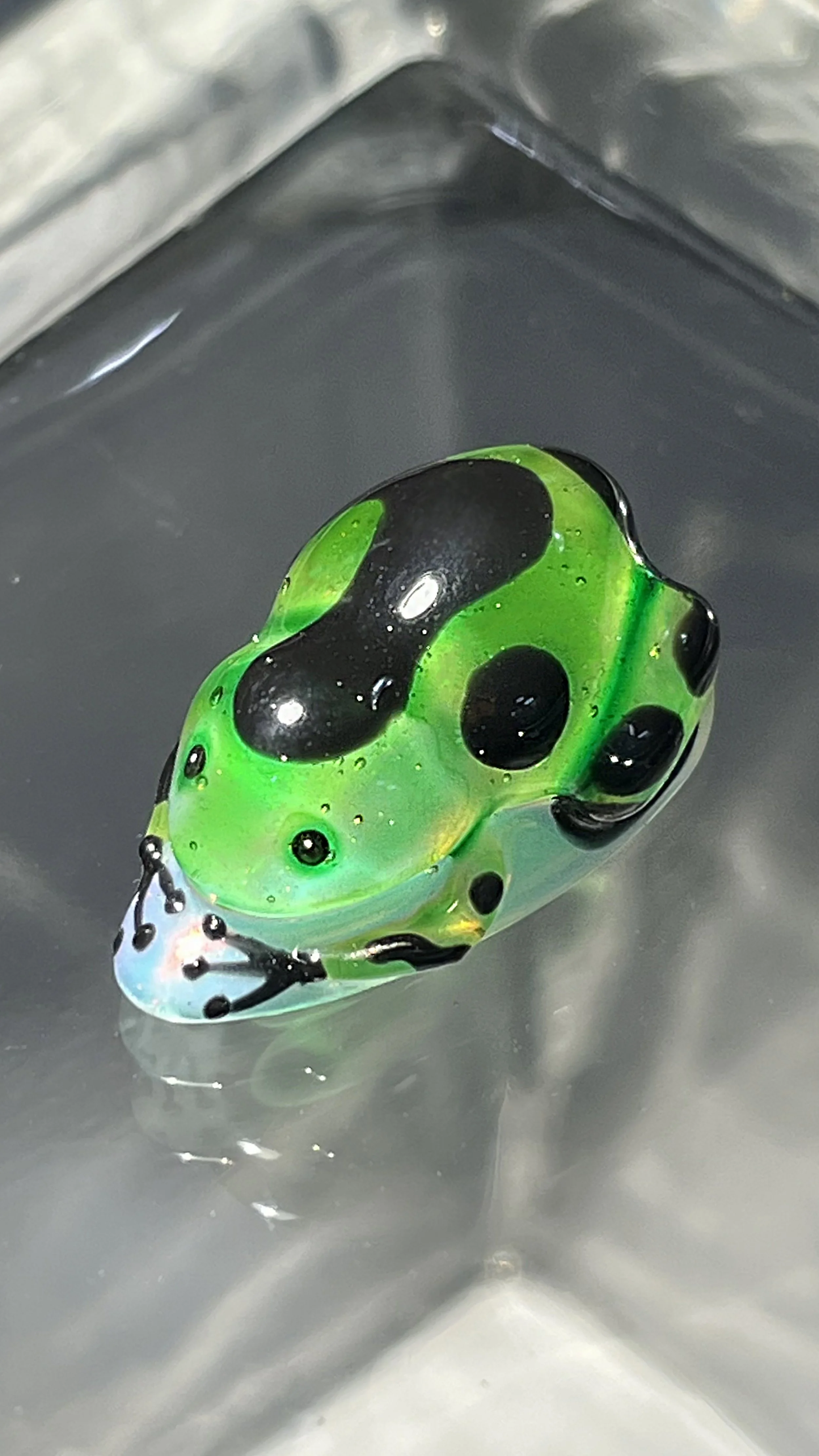 Green and Black Frog Nailart Detail