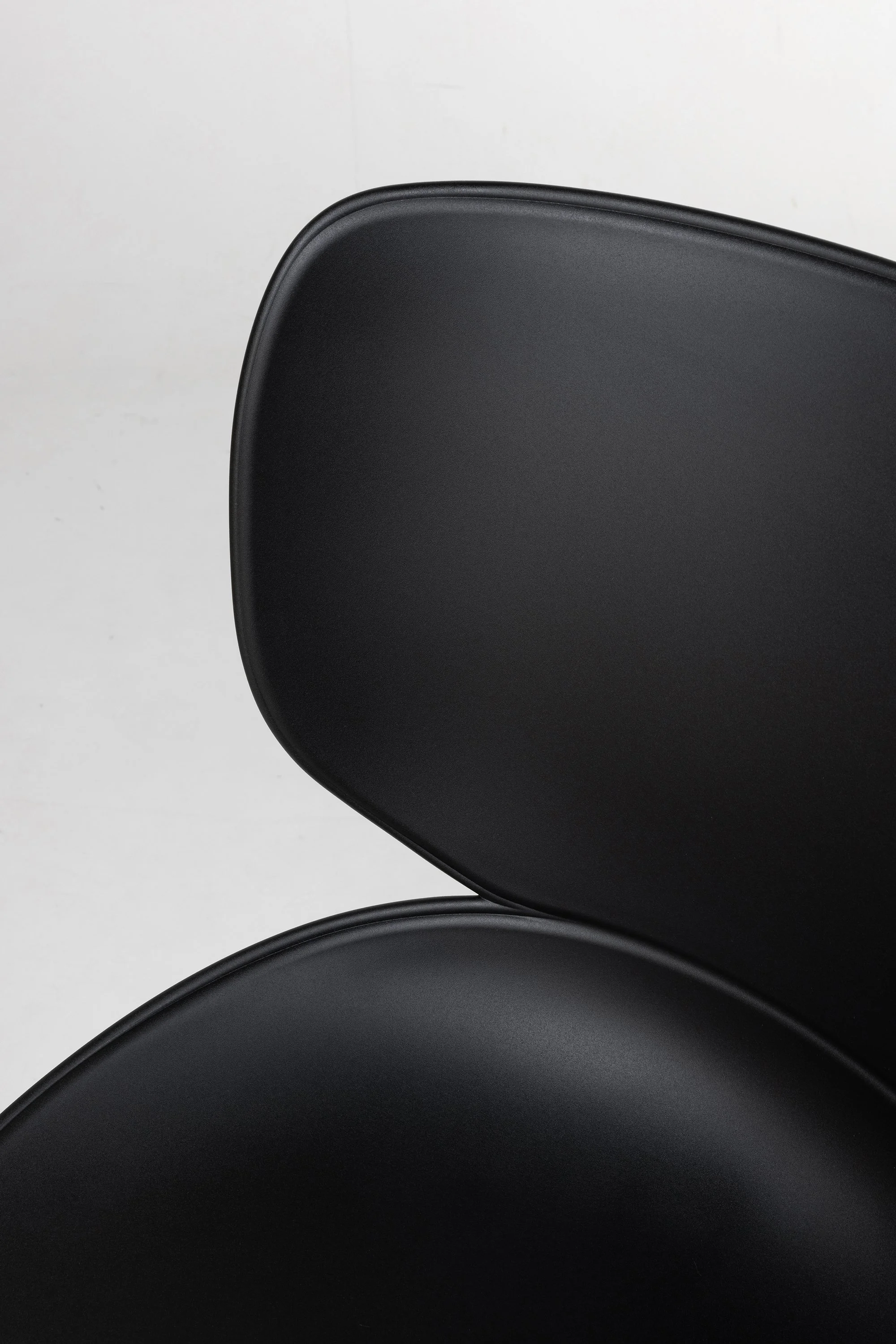 Hana-Chair-Photography-Details-Black3.jpg