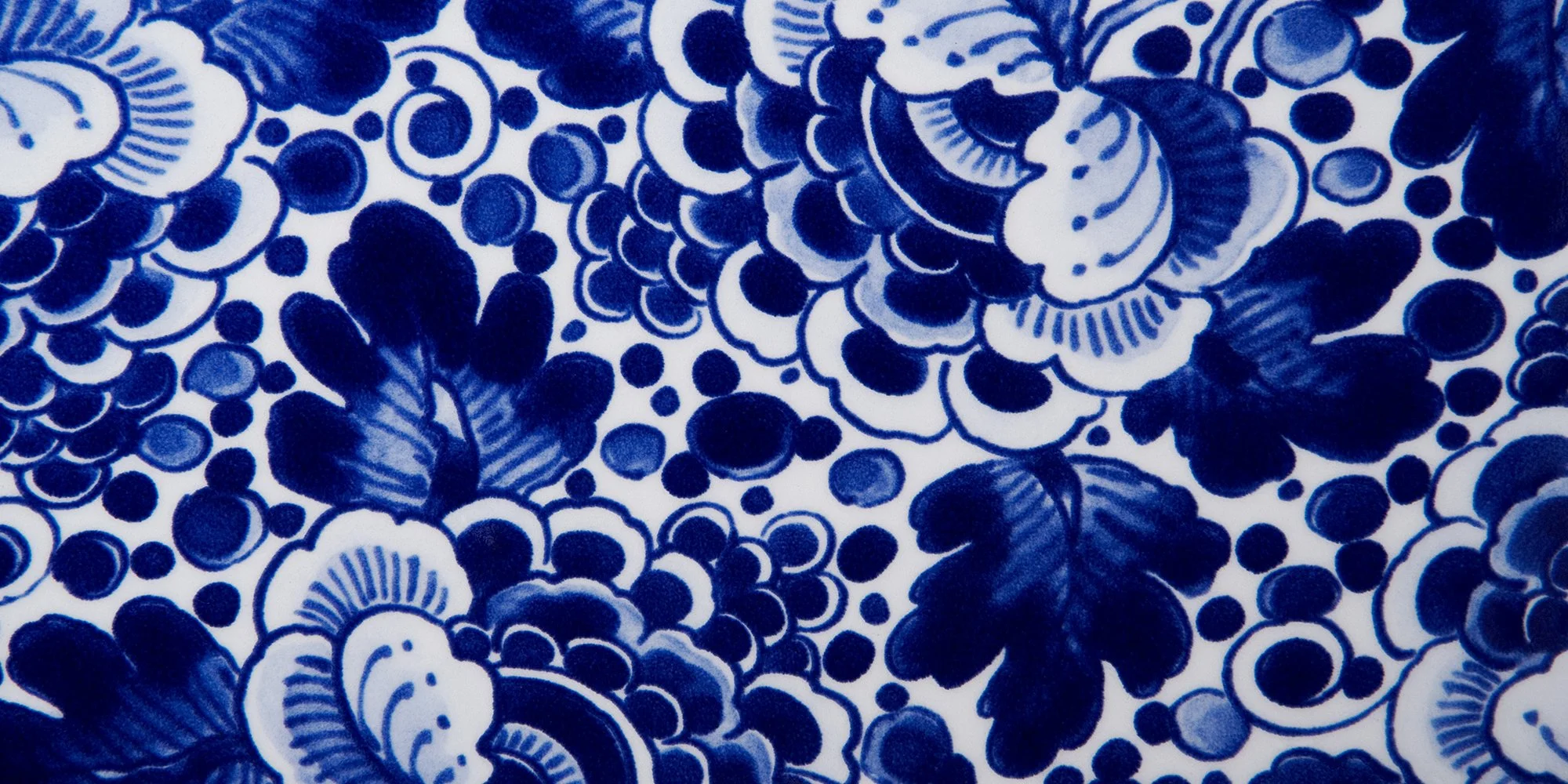 Moooi-RoyalDelftBlue-Vase-Detail.jpg