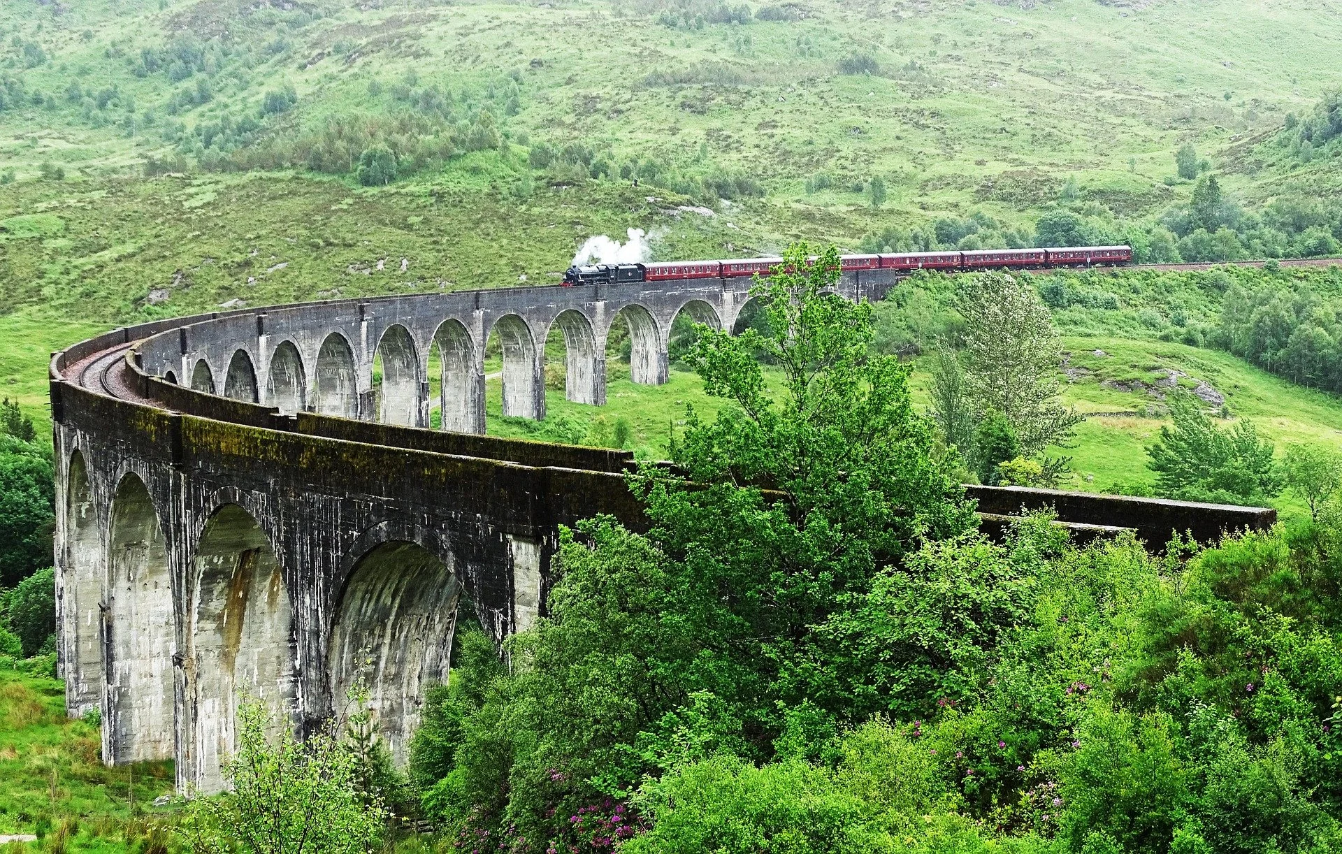 Enchanting Royal Highlands | Glencoe, Glenfinnan & Loch Ness