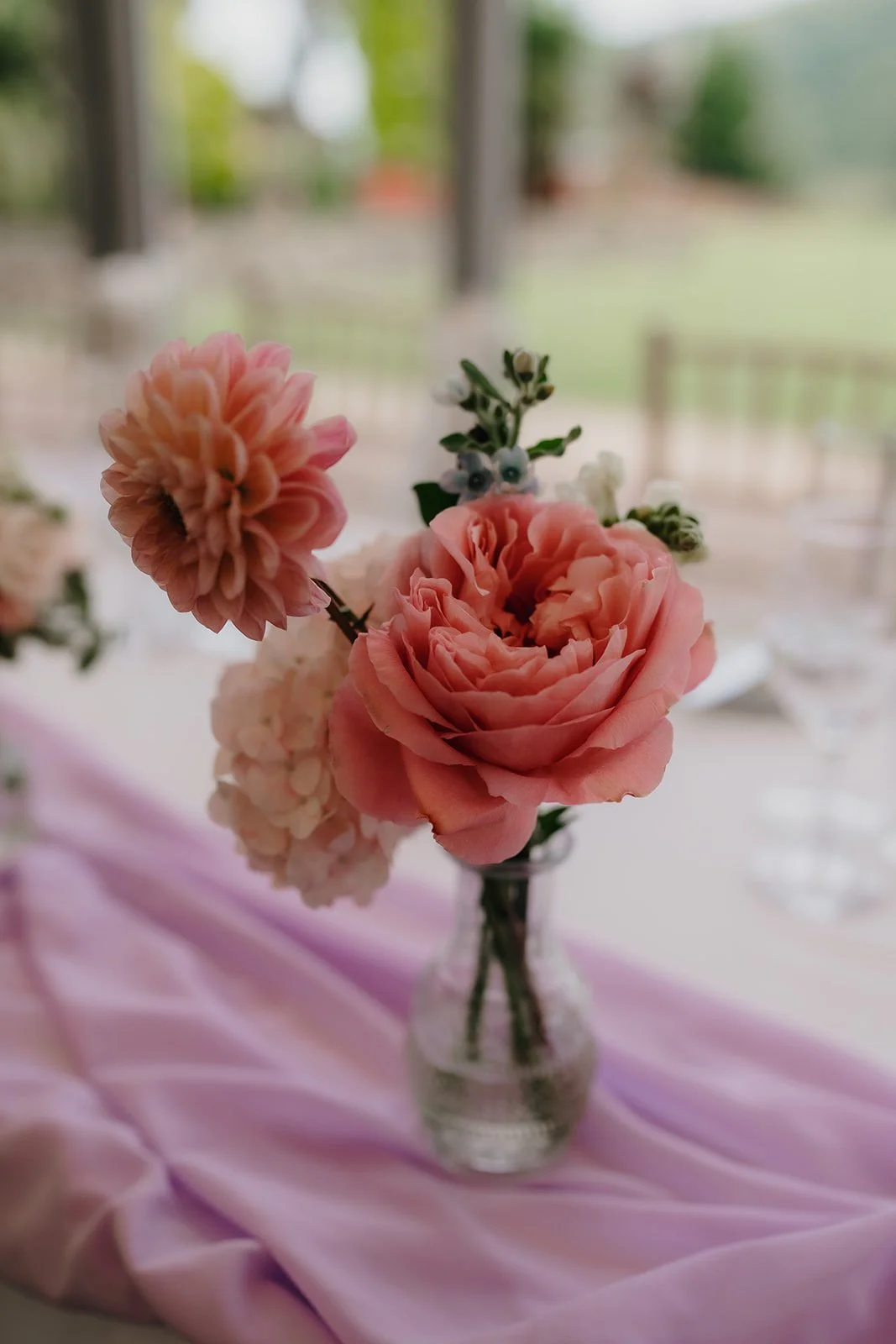 wedding flowers kilmore country house by wild willow event design